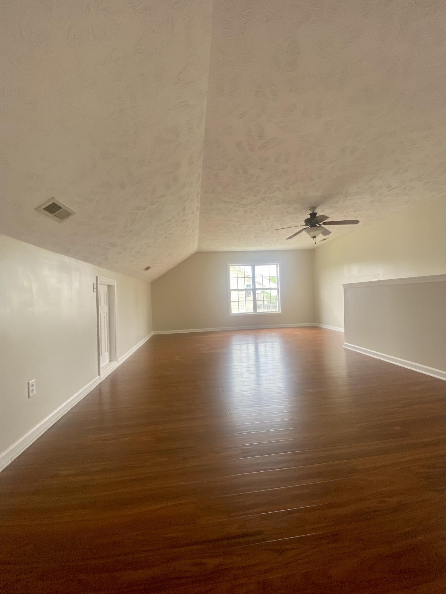 100545799 | Photo 19