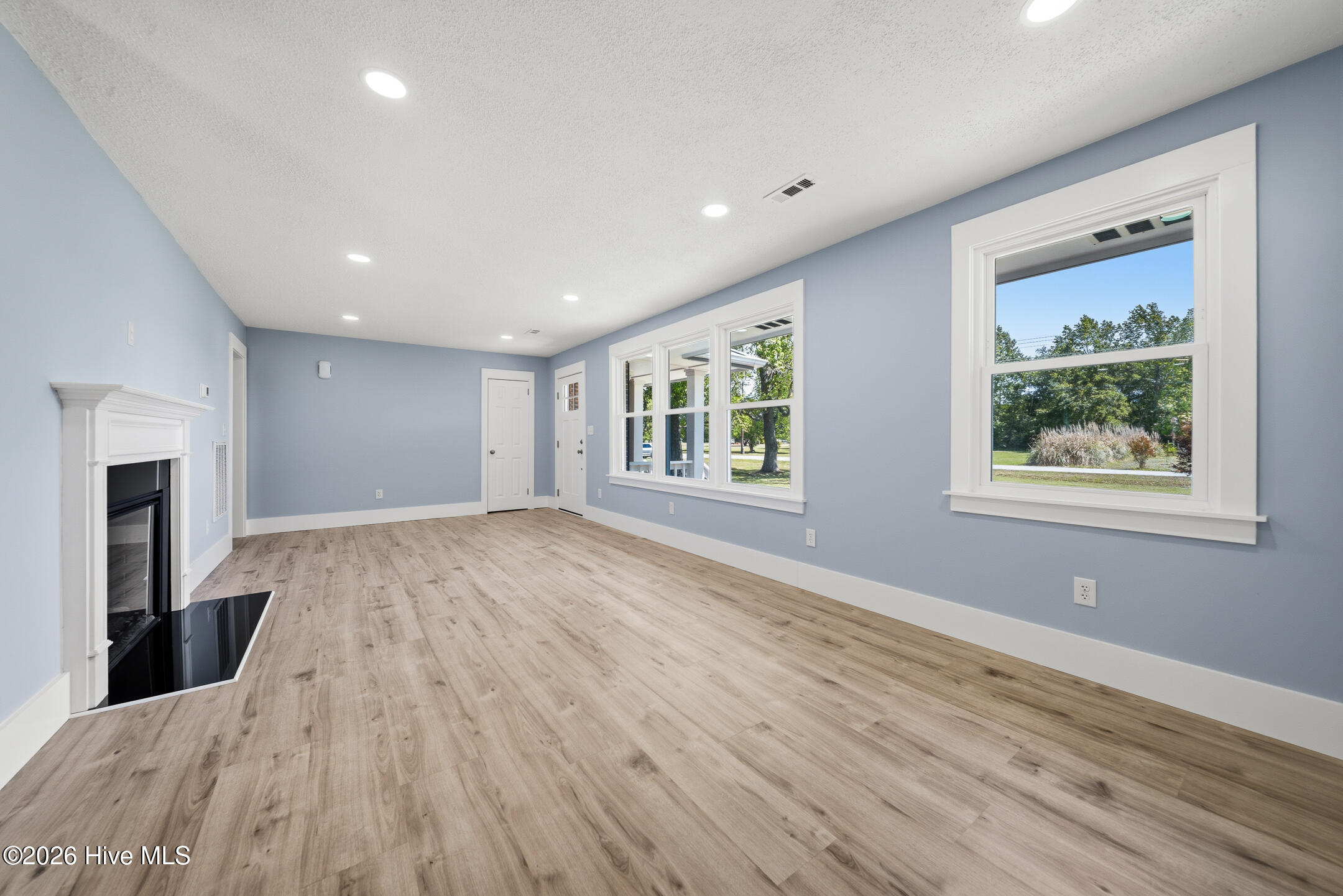 100570664 | Photo 10