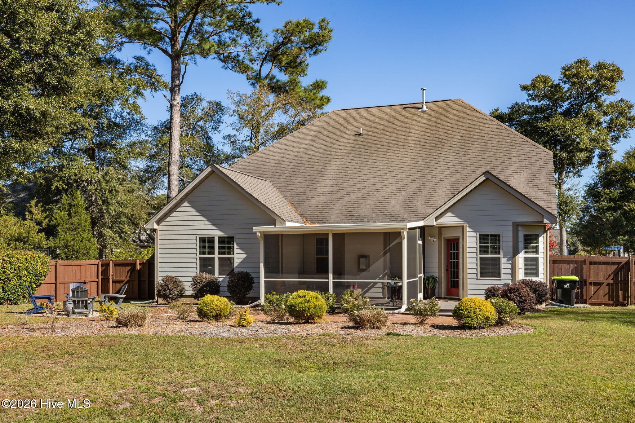 100549761 | Photo 15