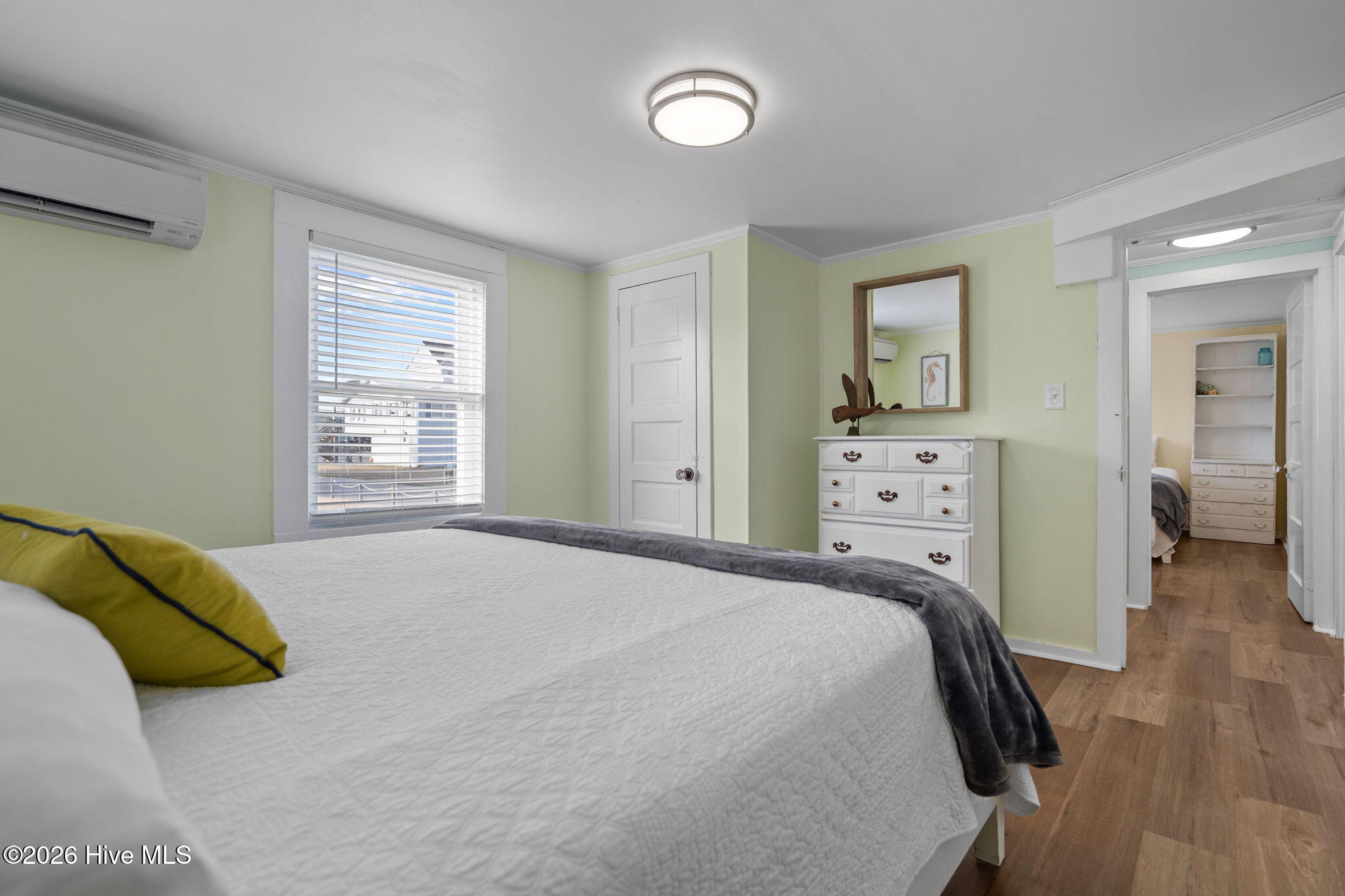 100552359 | Photo 53