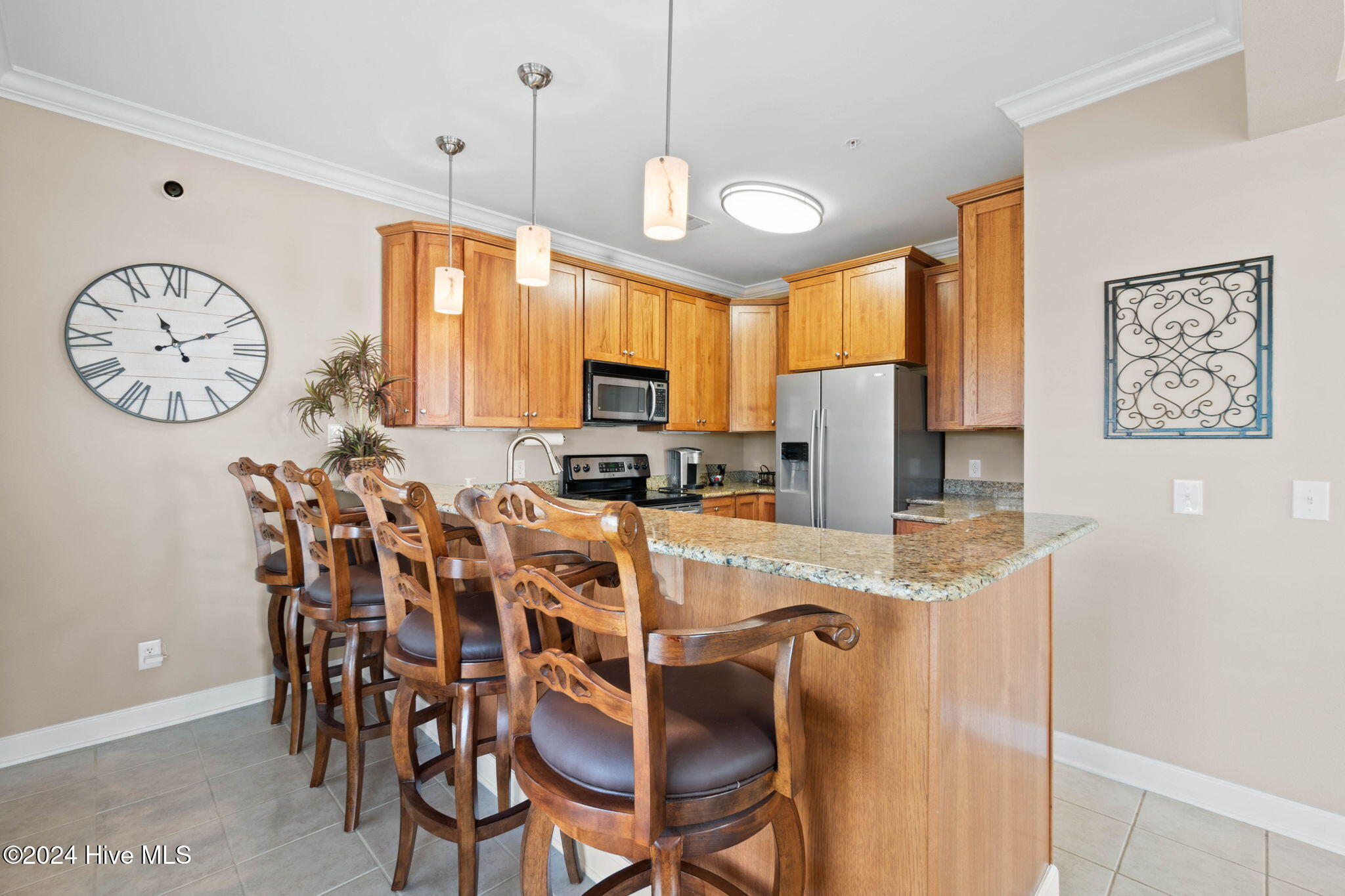 100548065 | Photo 10