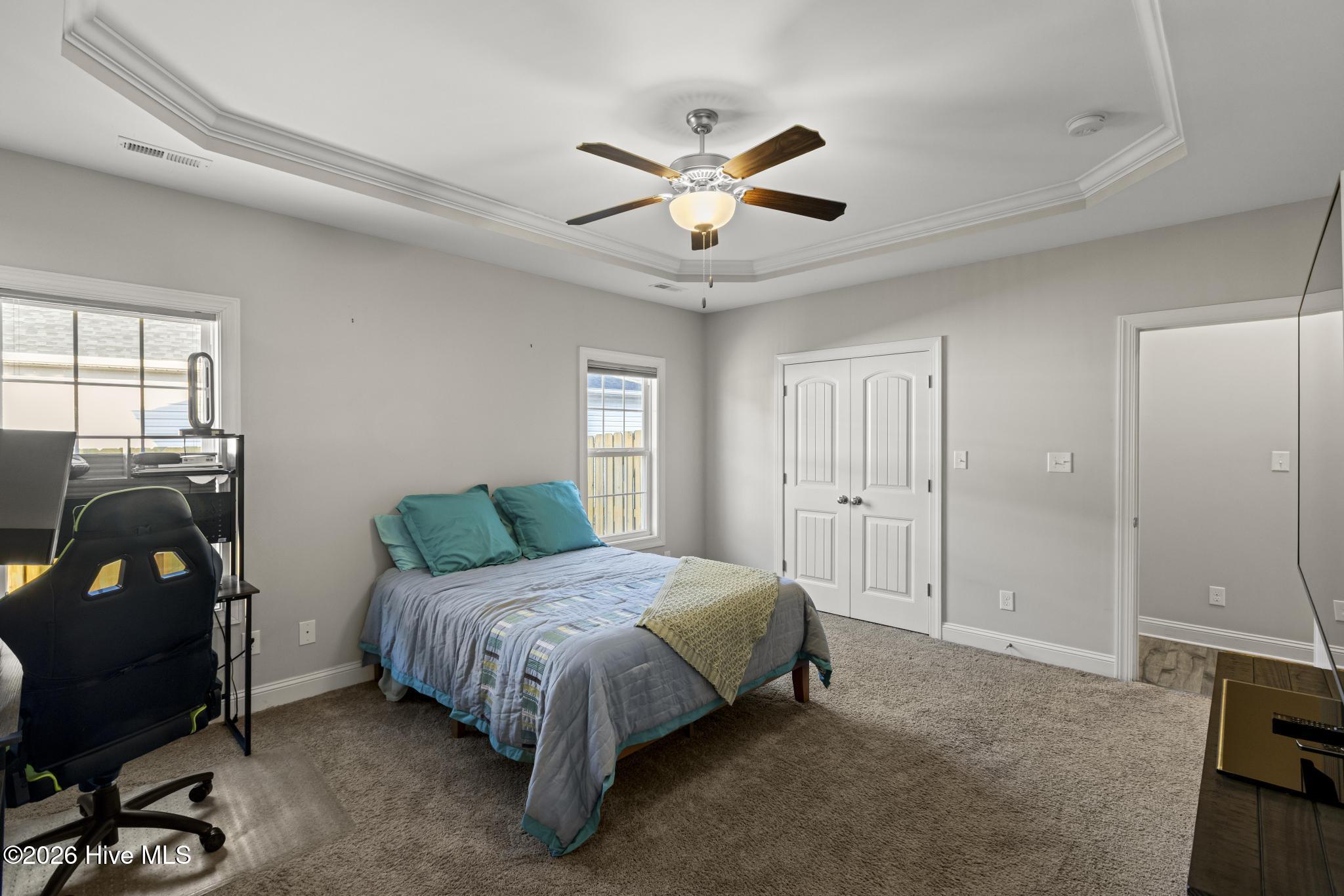 100553359 | Photo 27