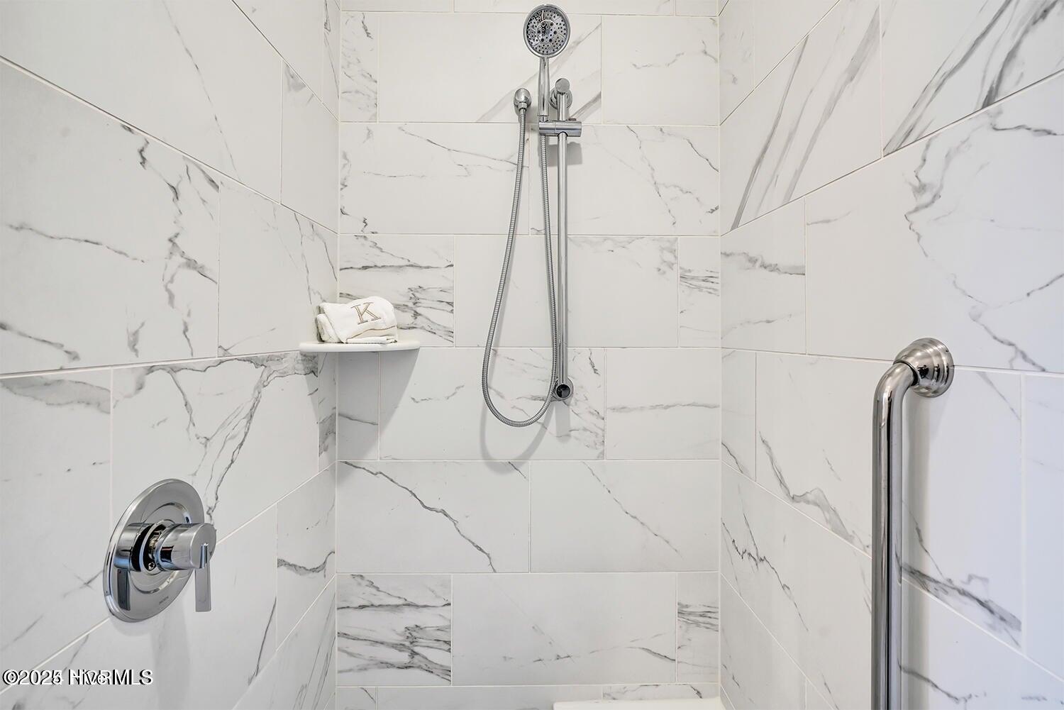 100536934 | Photo 28