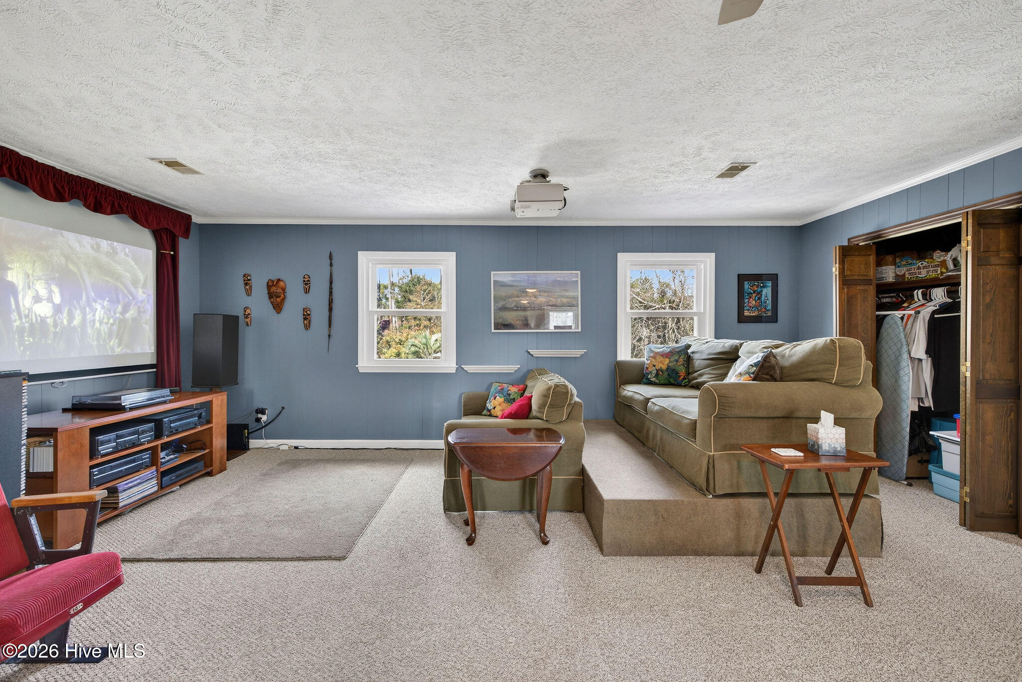 100552823 | Photo 38