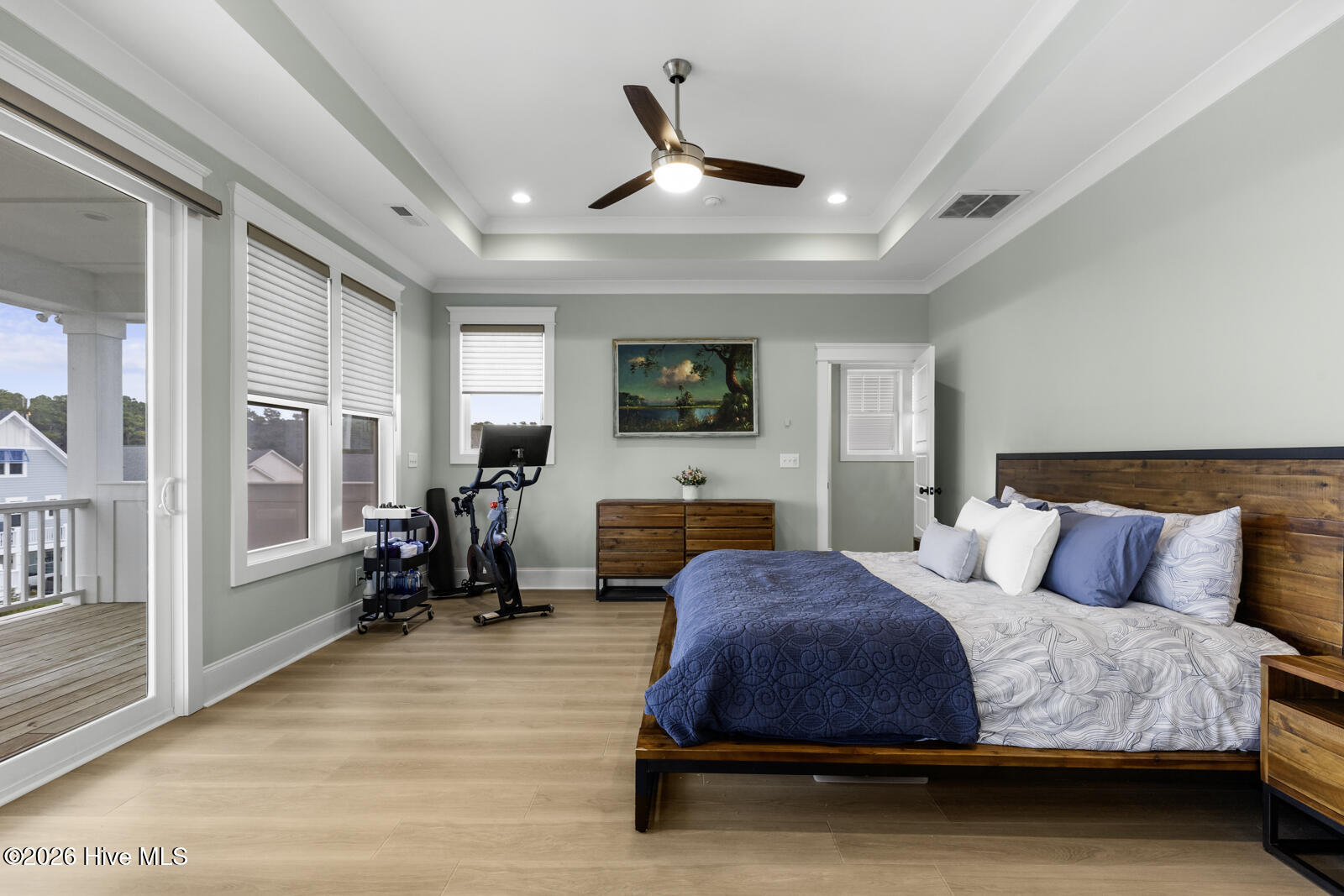 100557738 | Photo 35