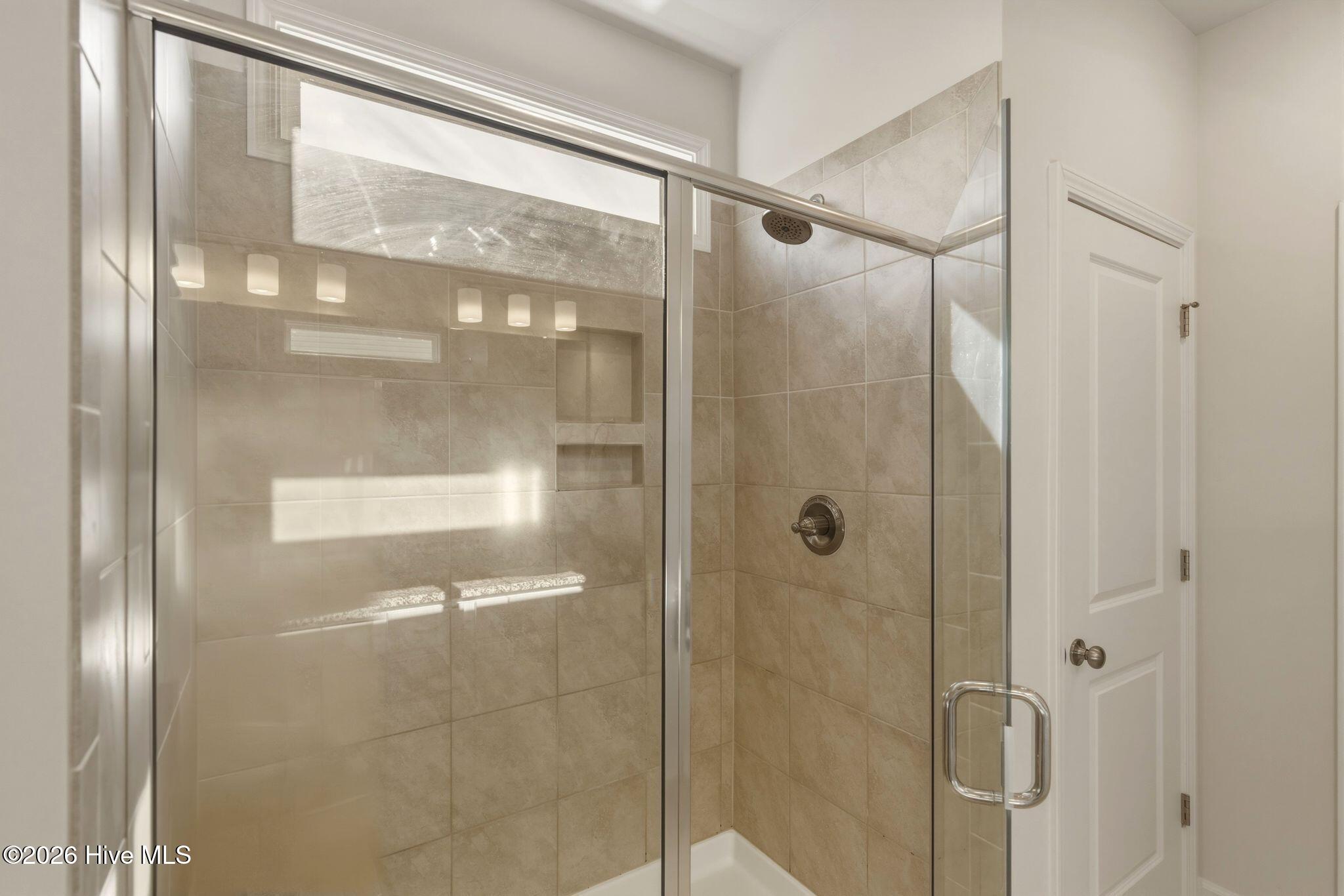 100563254 | Photo 22