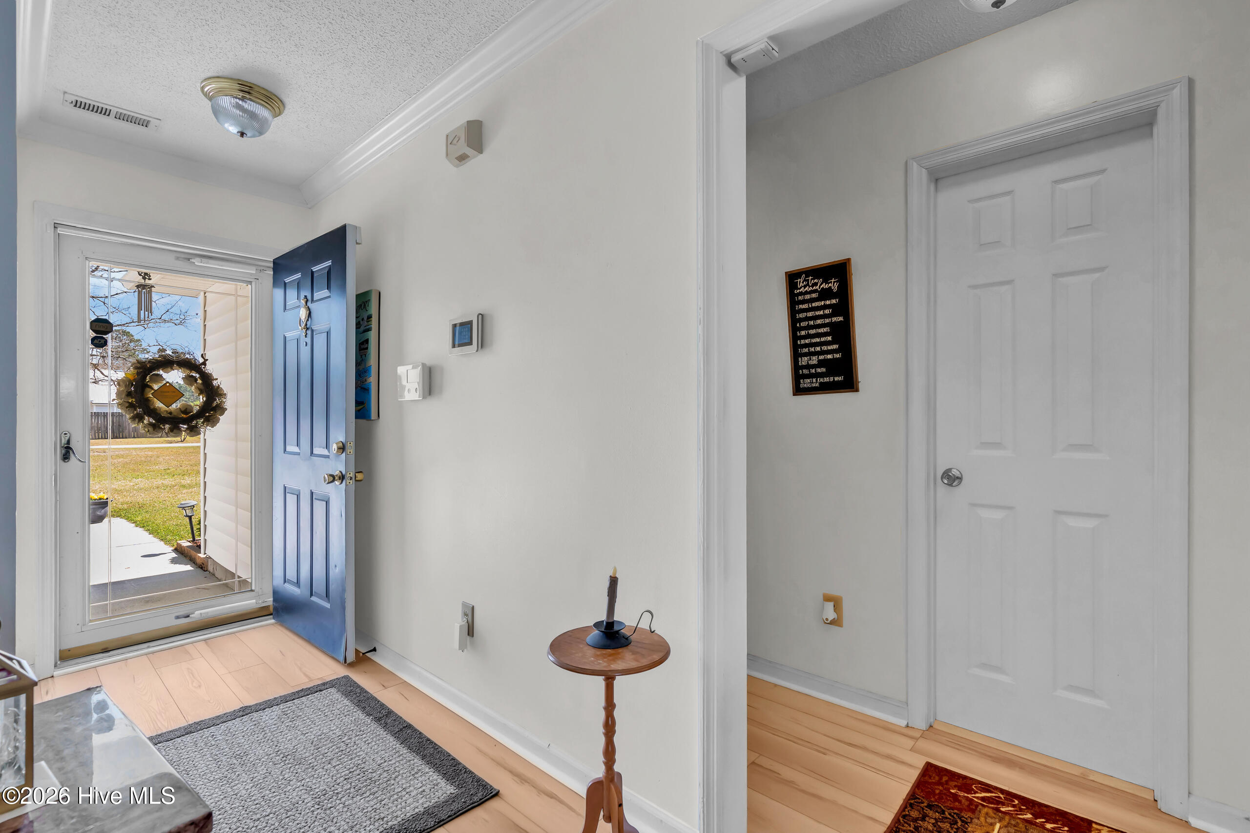 100563570 | Photo 16