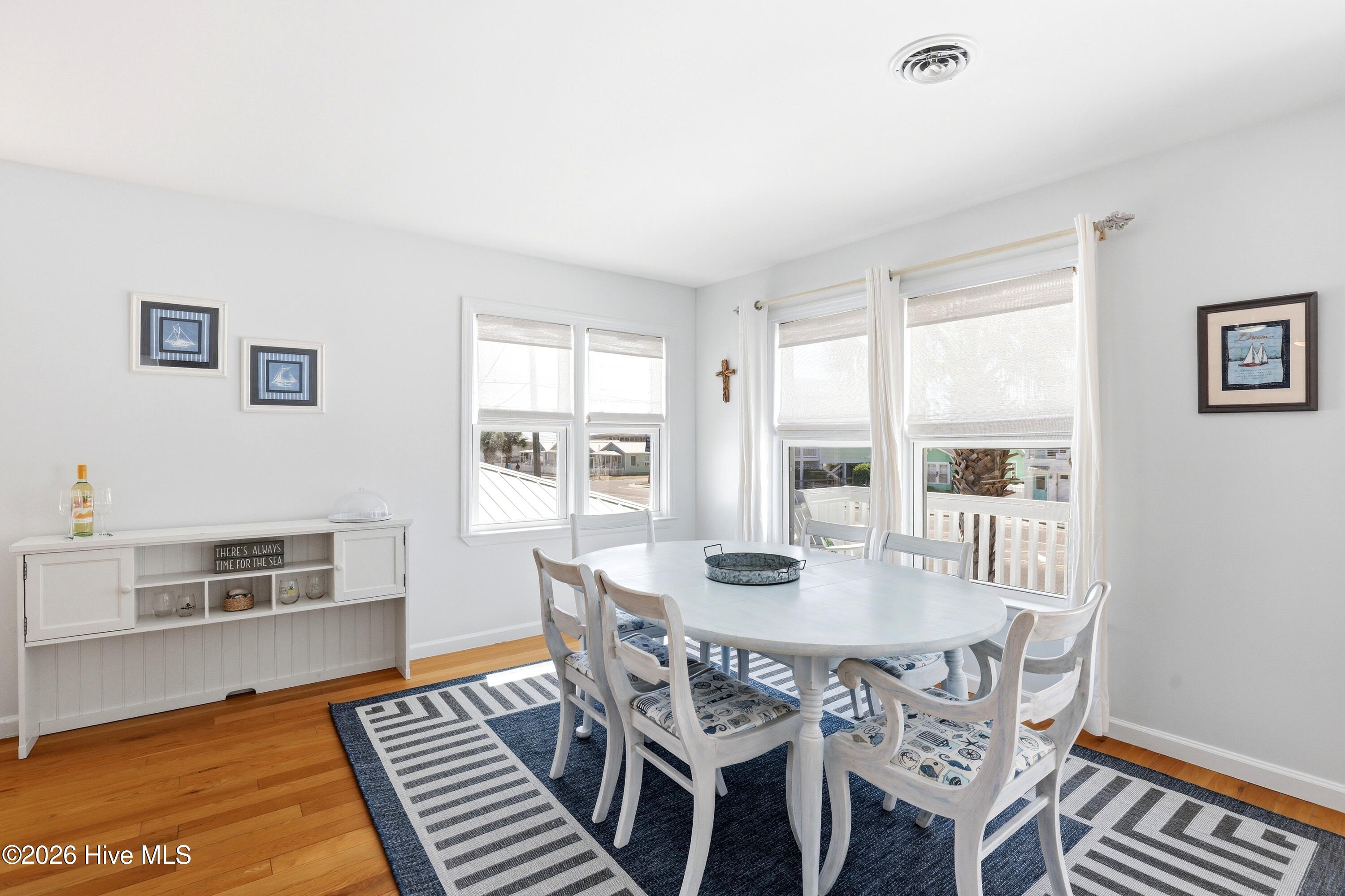 100569412 | Photo 13