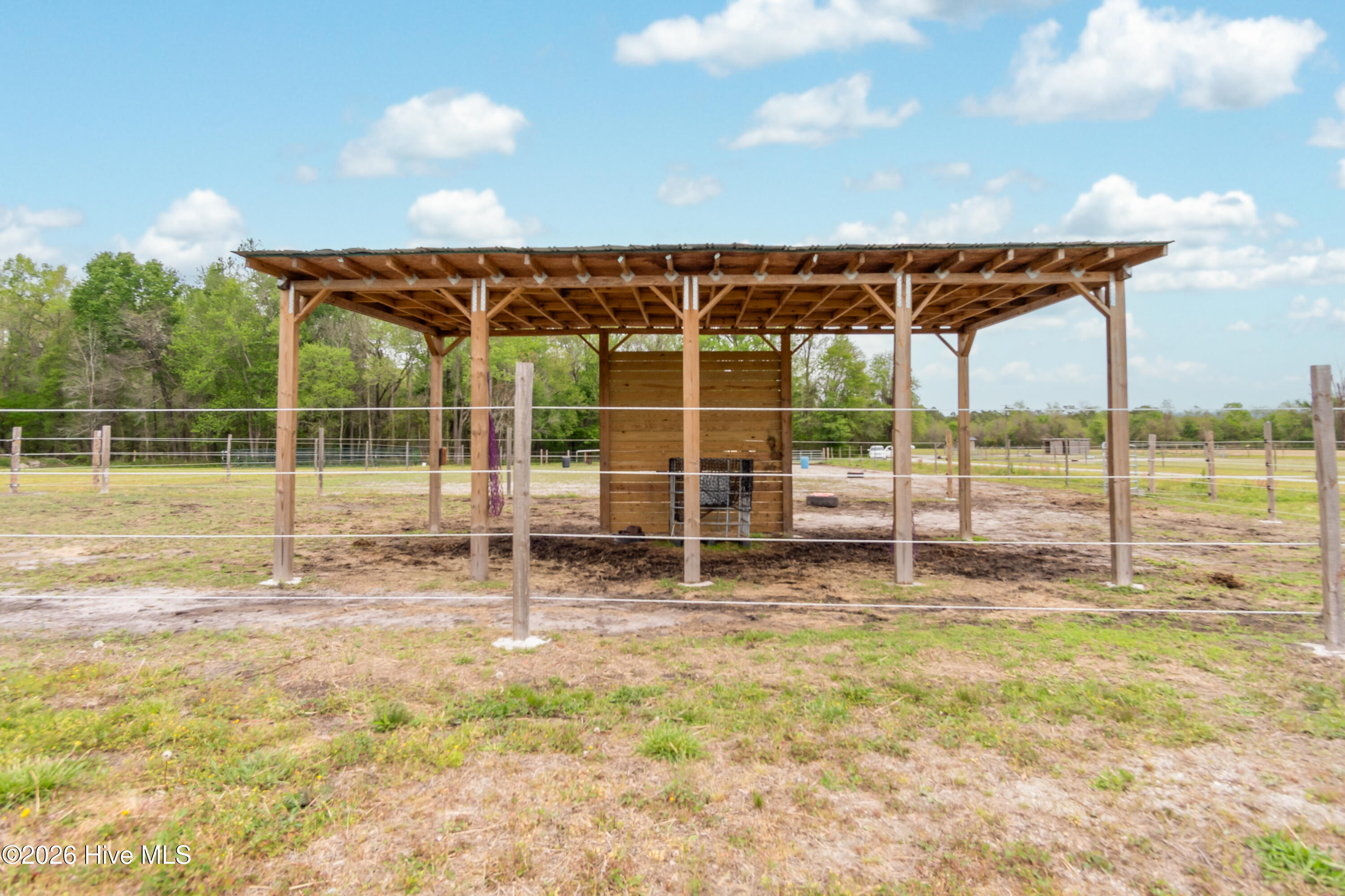1560 White Oak River Road,Maysville