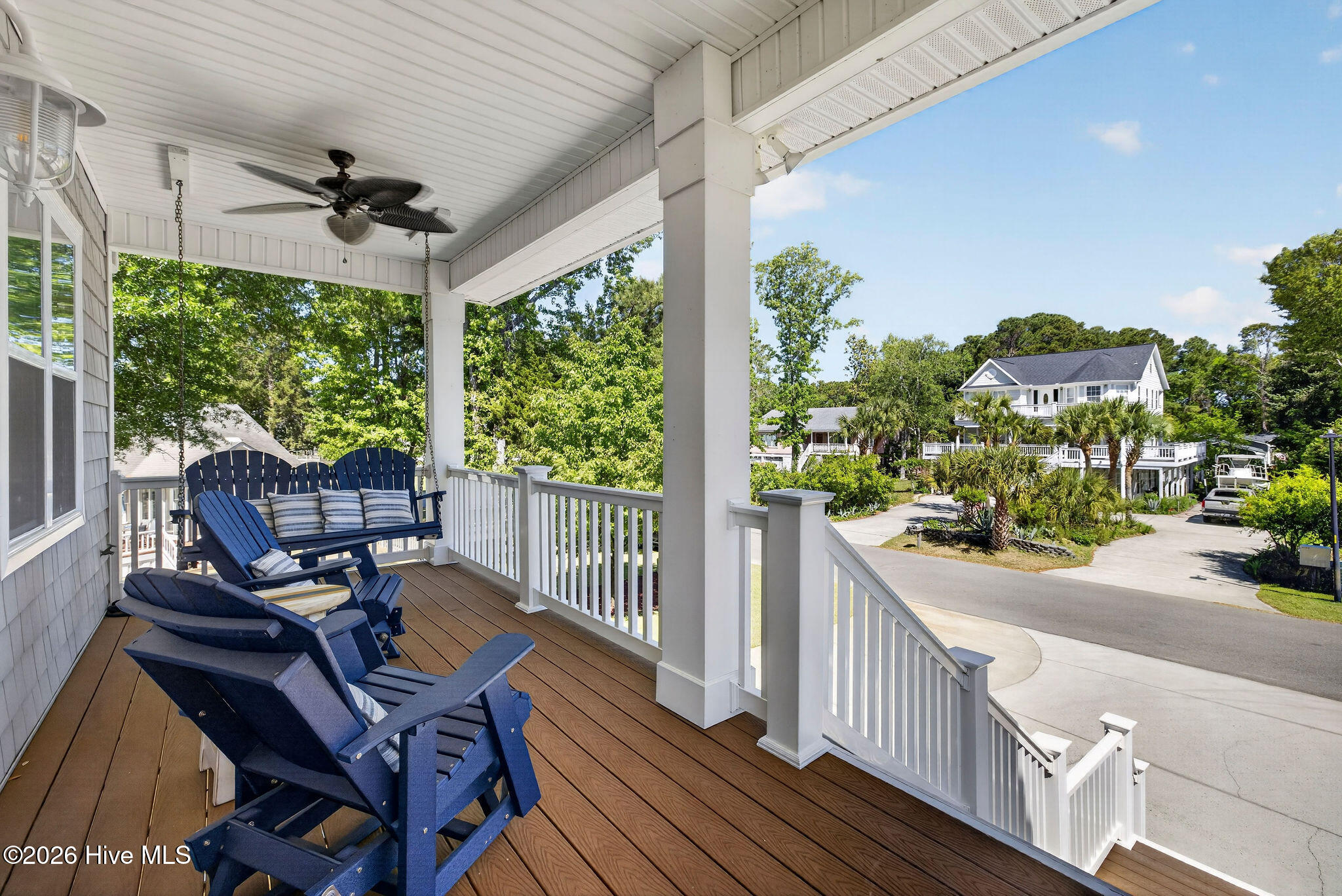 100570117 | Photo 45