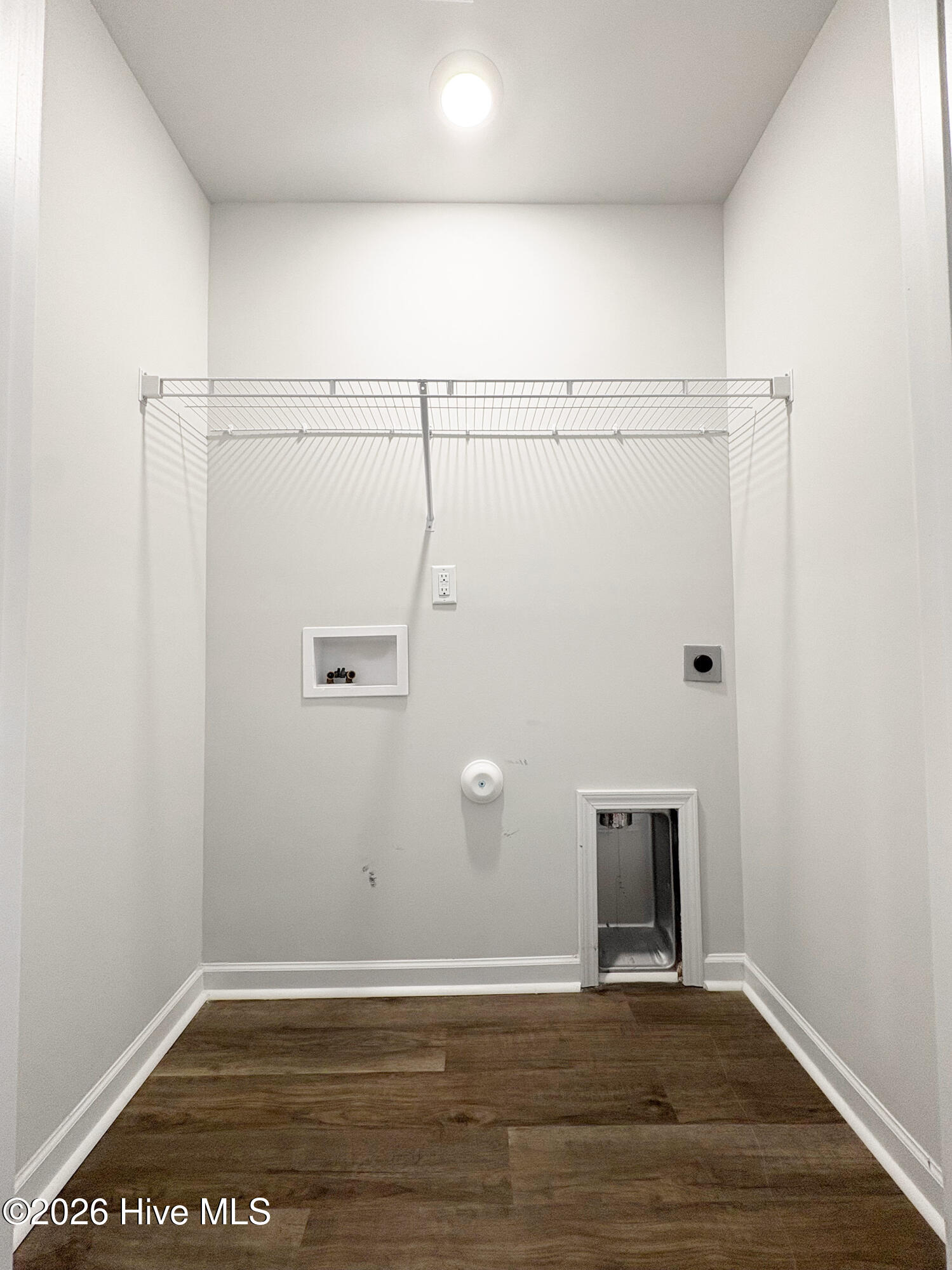 100565715 | Photo 27