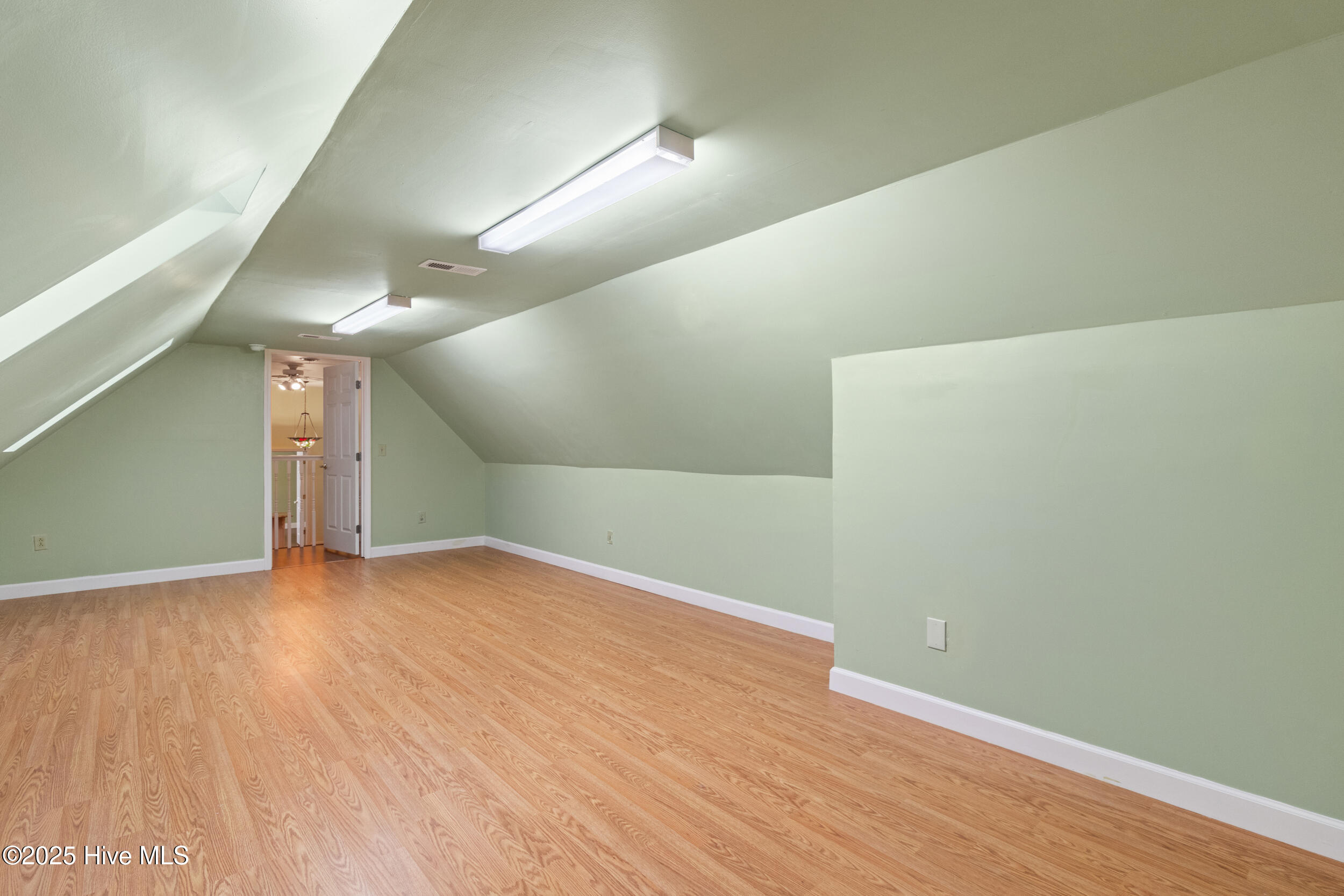 100531940 | Photo 57