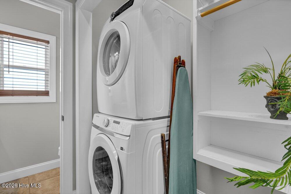 100567511 | Photo 36