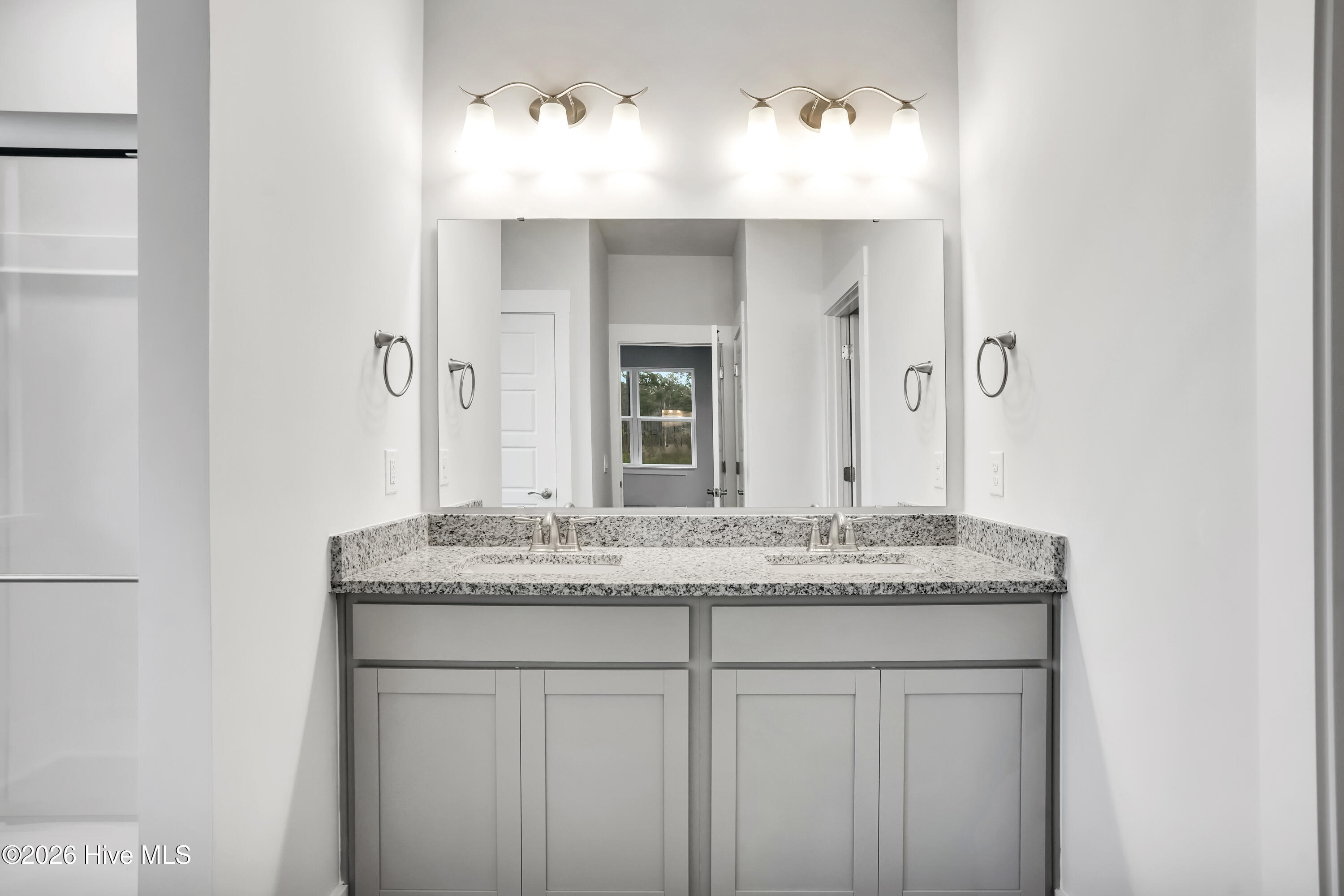 100545375 | Photo 29