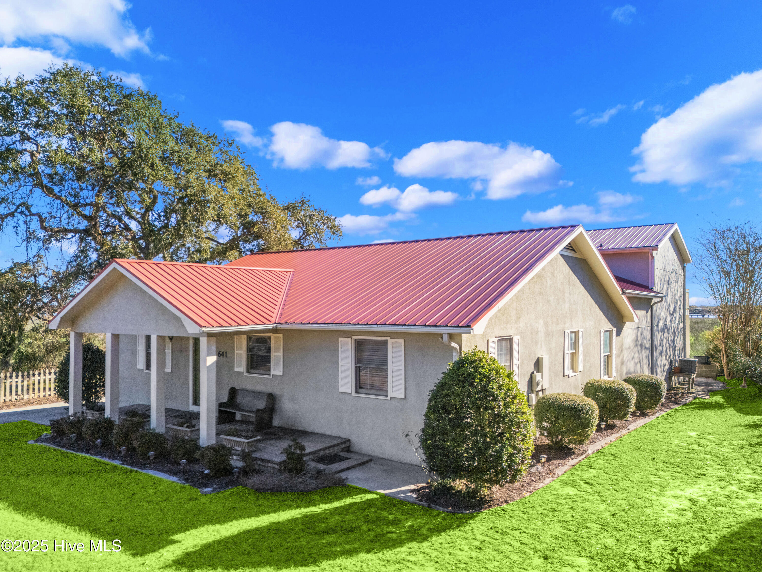 100563650 | Photo 33