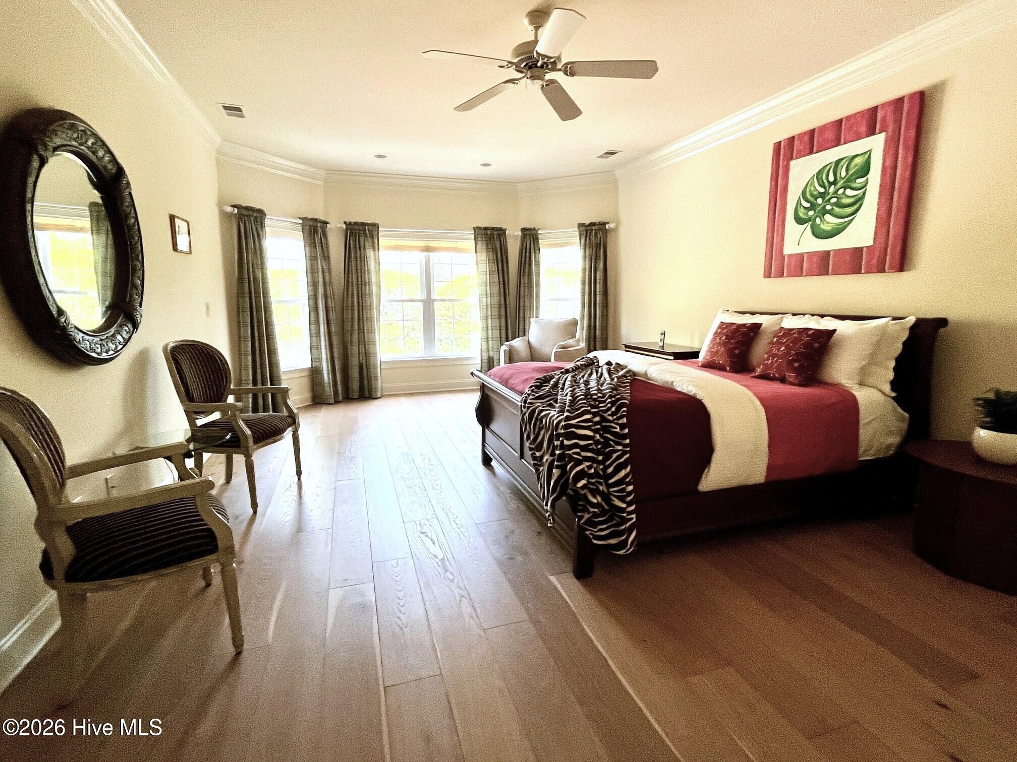 100566129 | Photo 20