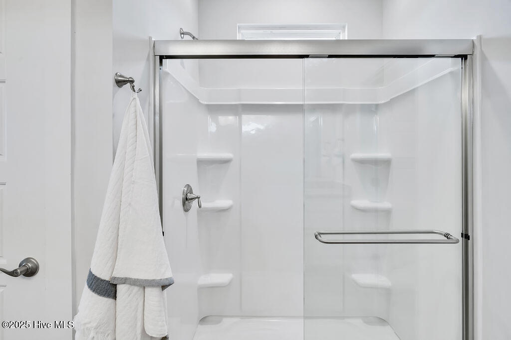 100558846 | Photo 24