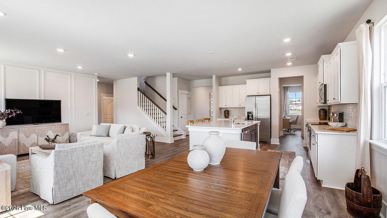 100567119 | Photo 11