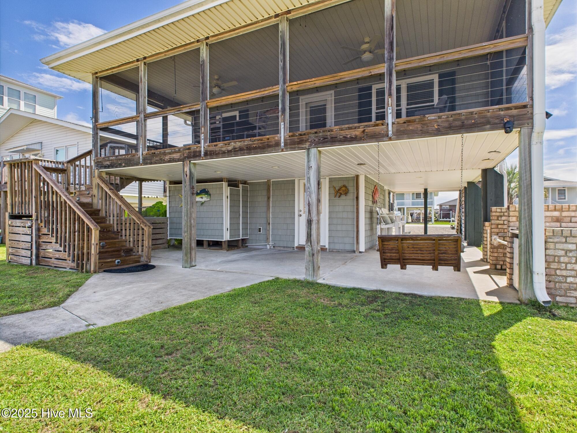 100558213 | Photo 26