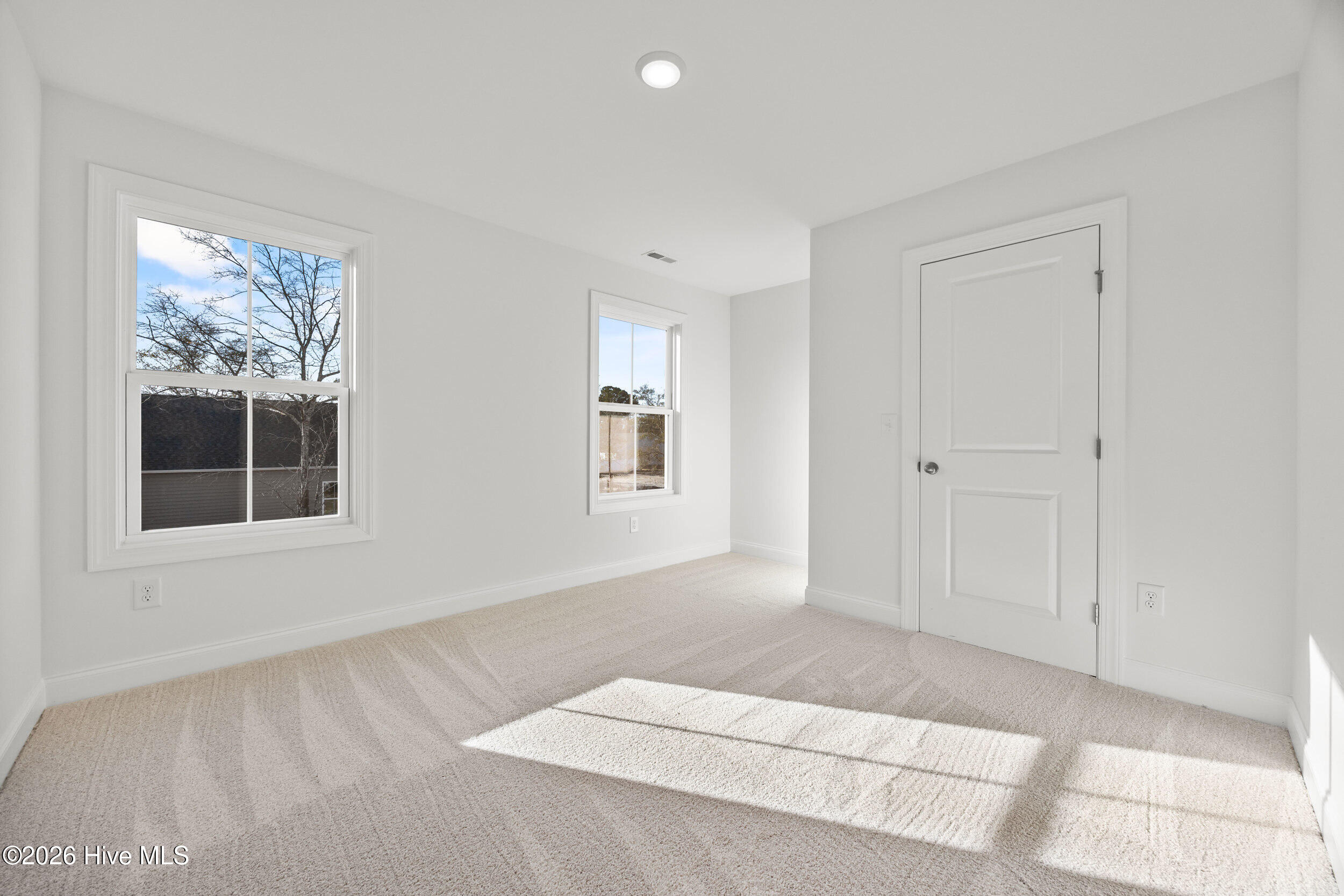 100549370 | Photo 34