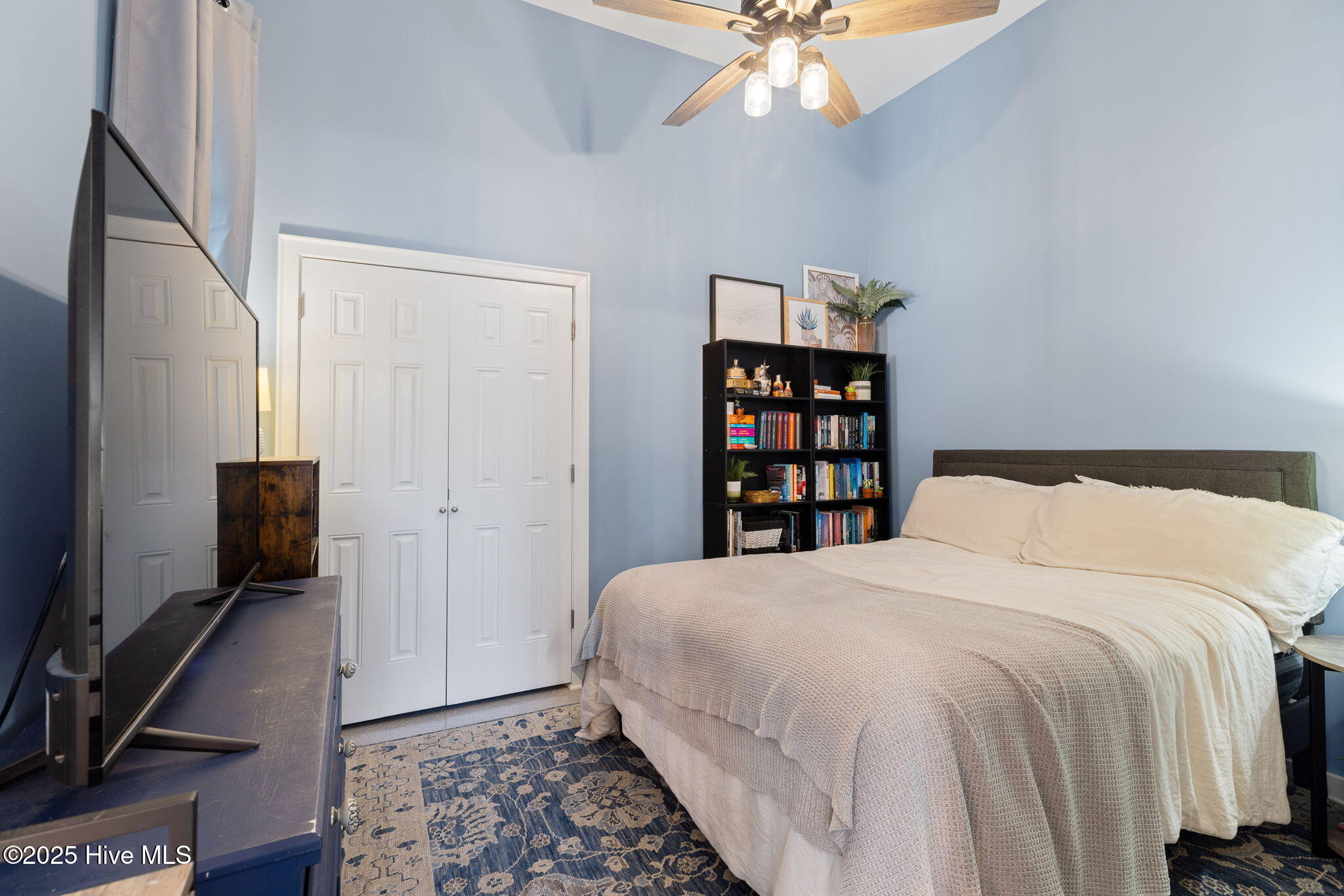 100548263 | Photo 63