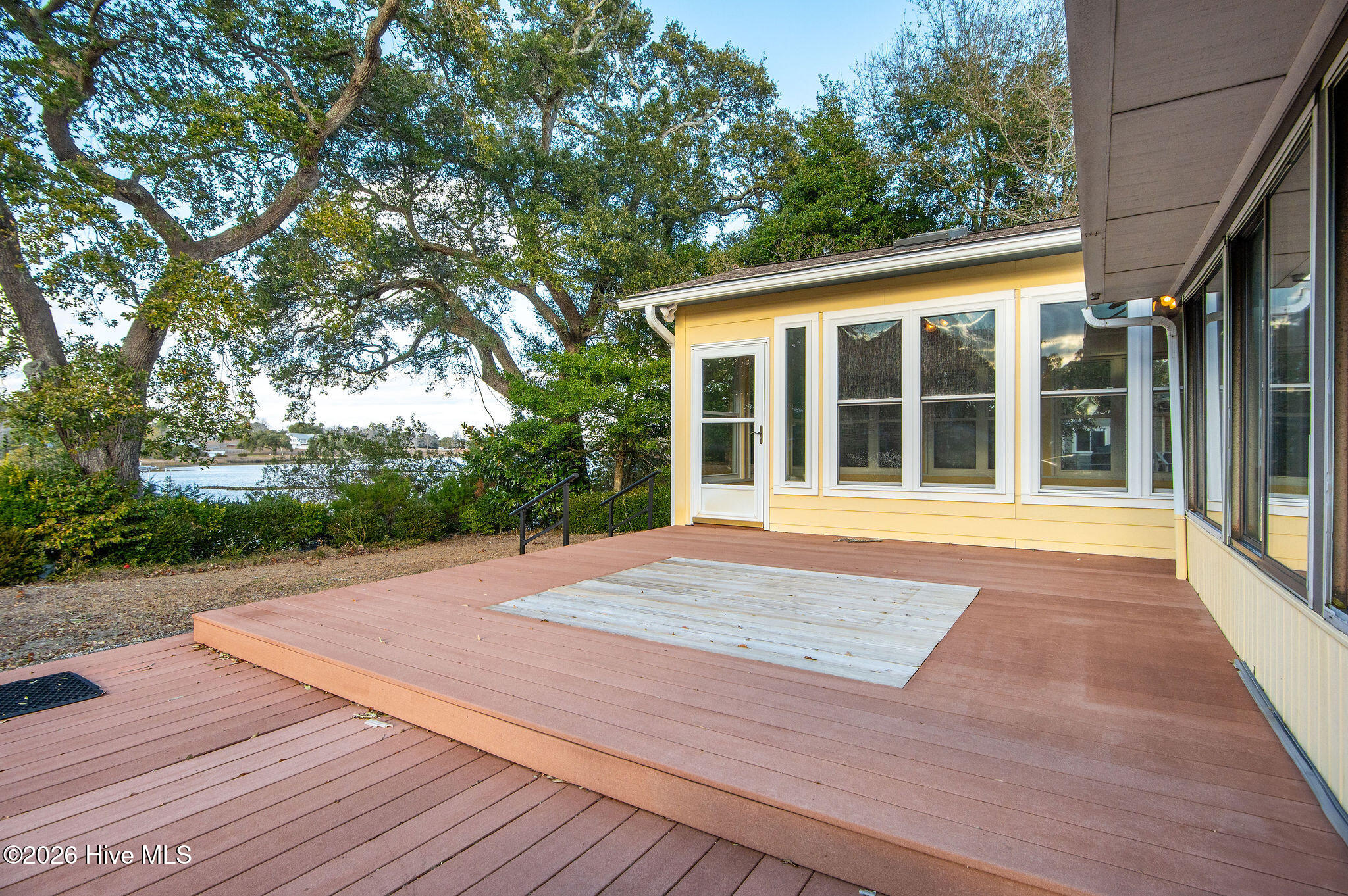 100556602 | Photo 76