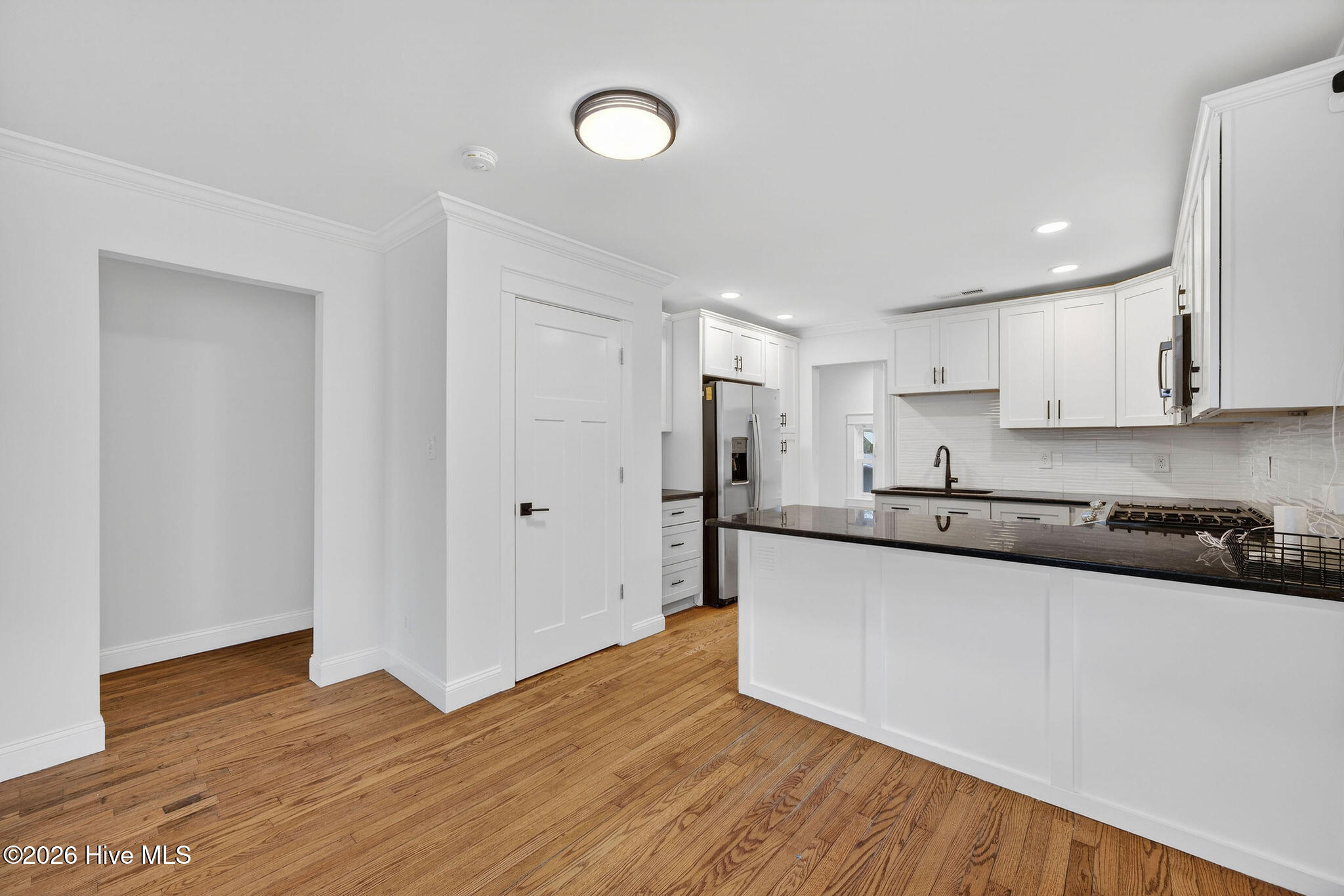 100549364 | Photo 13