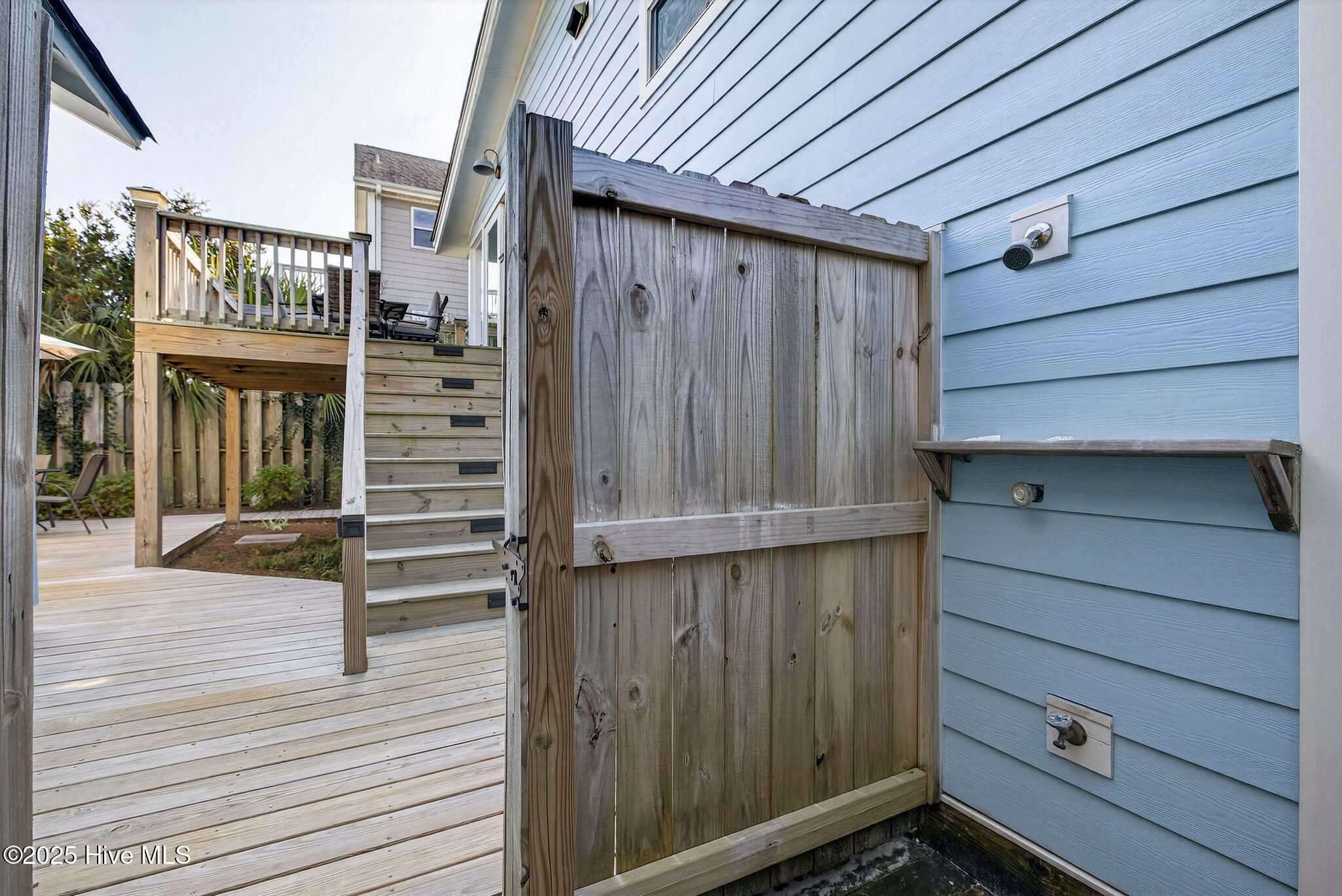 100543677 | Photo 45