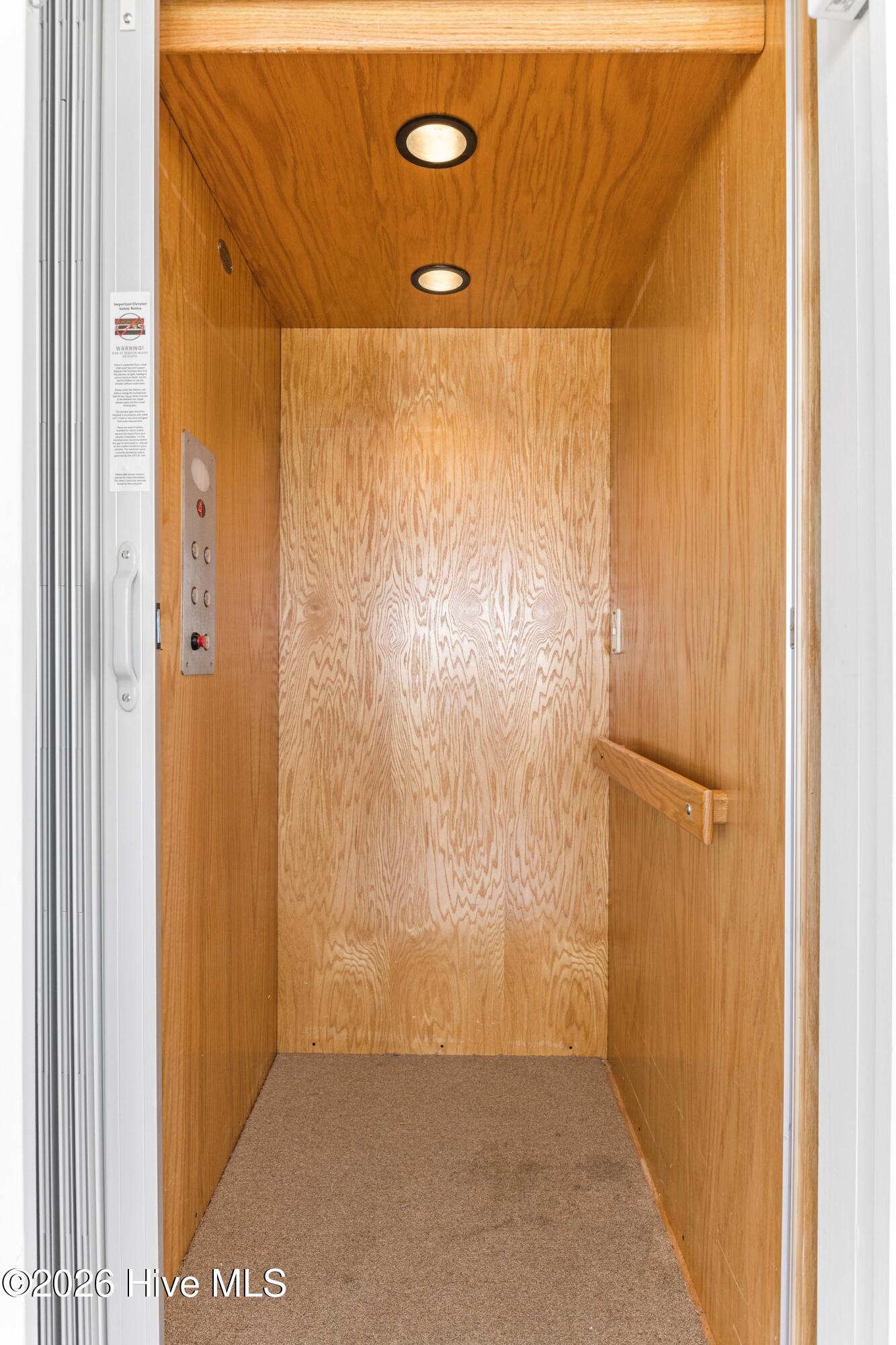 100557261 | Photo 45