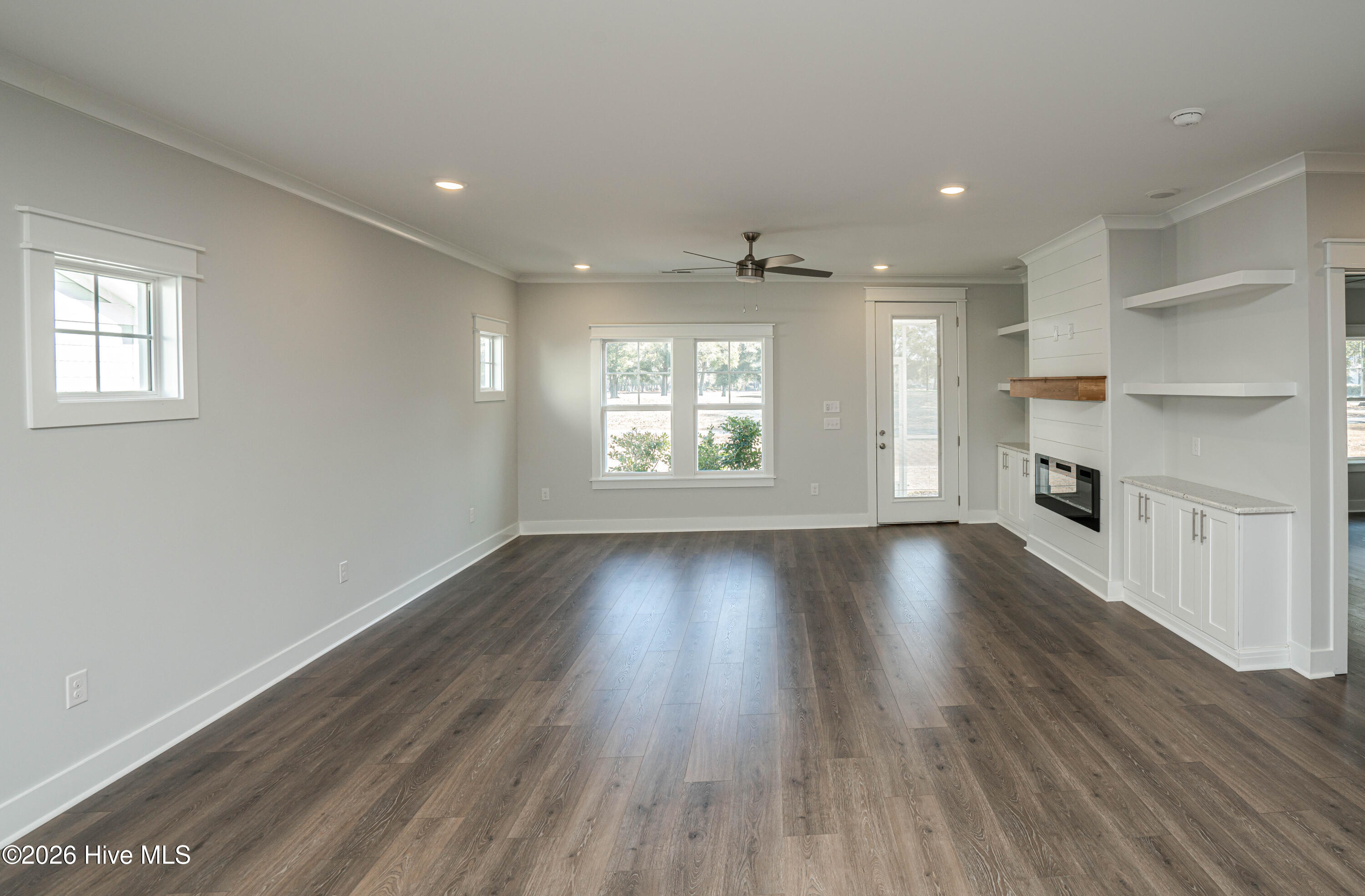 100553320 | Photo 18