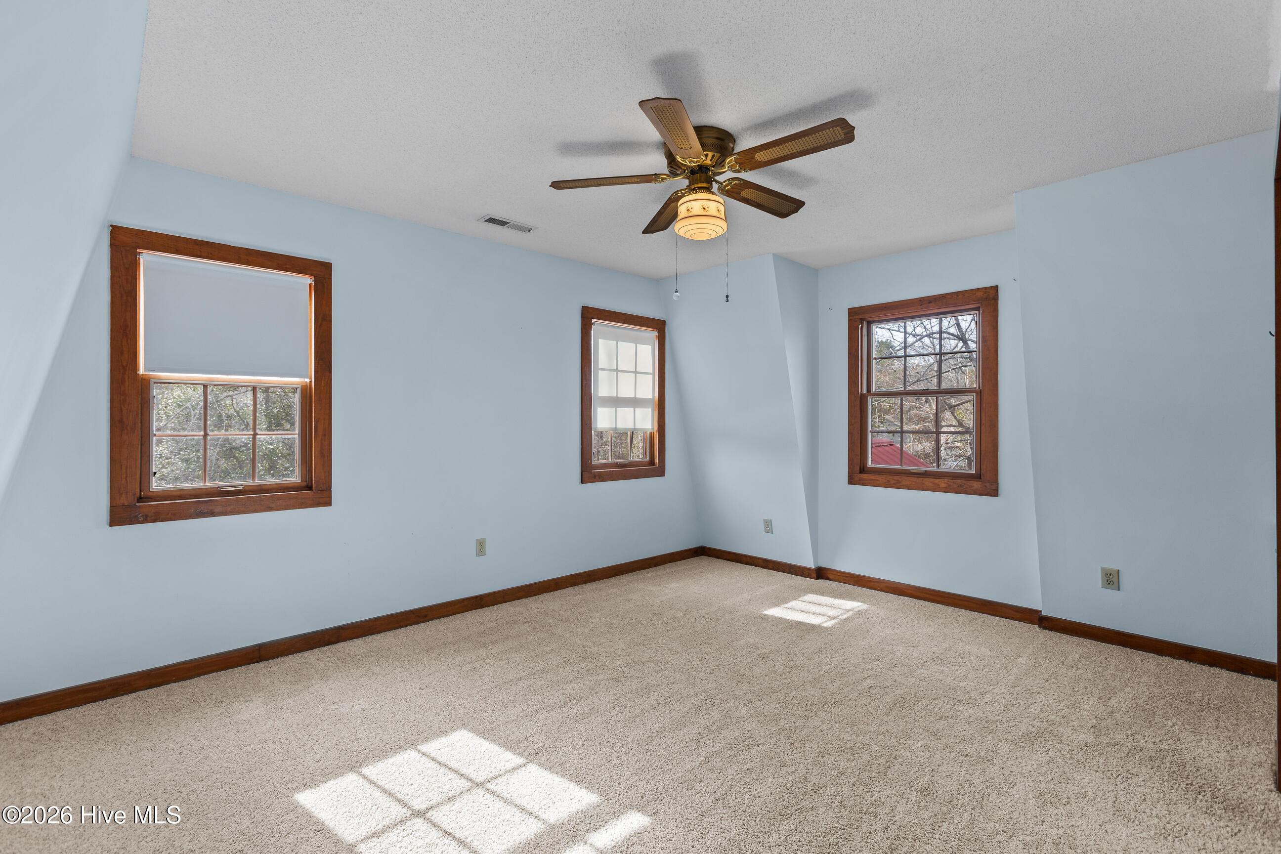 100556020 | Photo 34