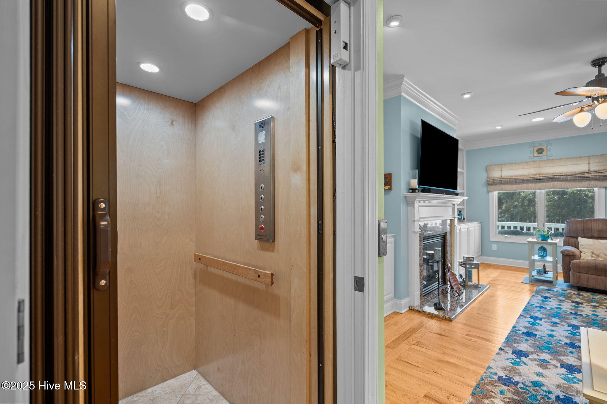 100555511 | Photo 11