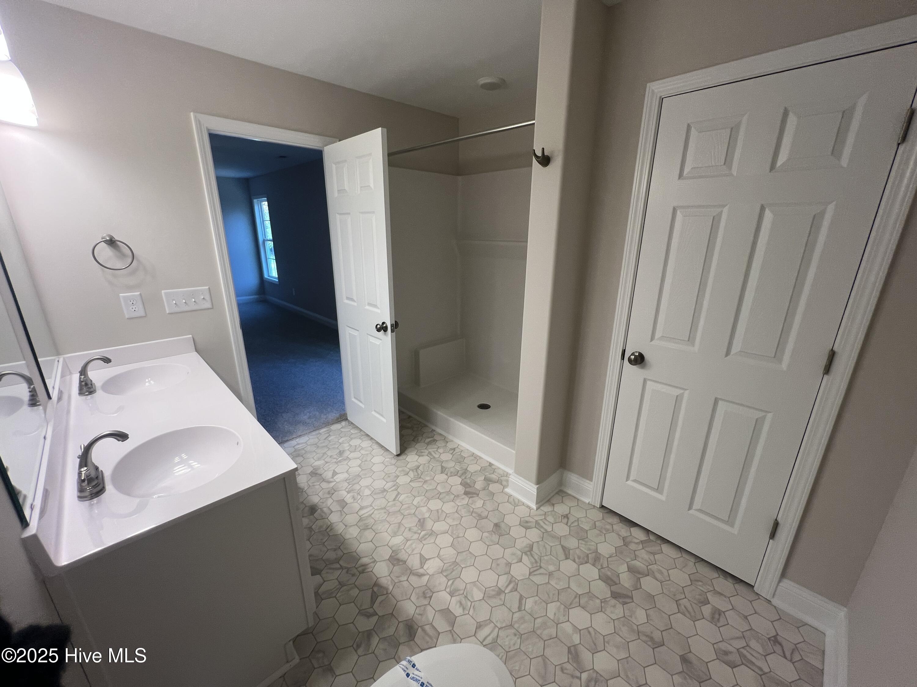 100544968 | Photo 15