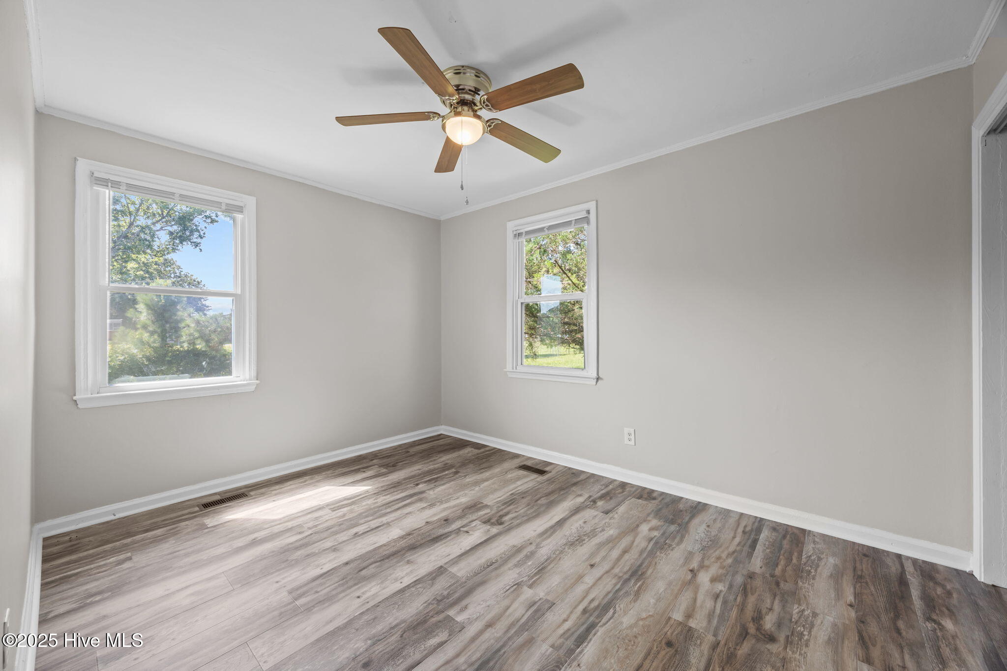 100560233 | Photo 20