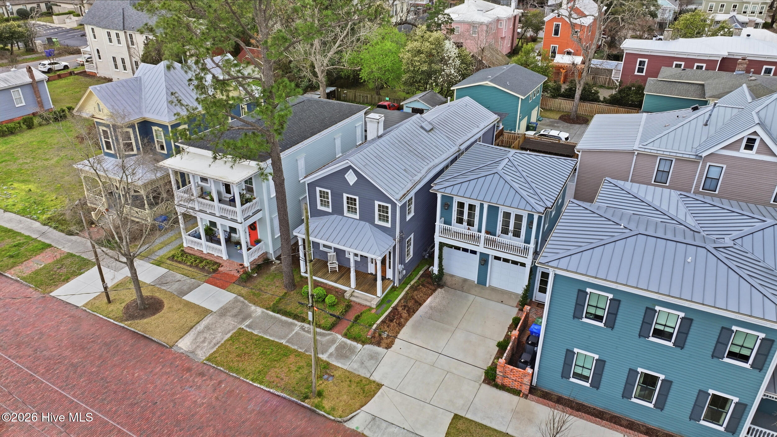 100560571 | Photo 31