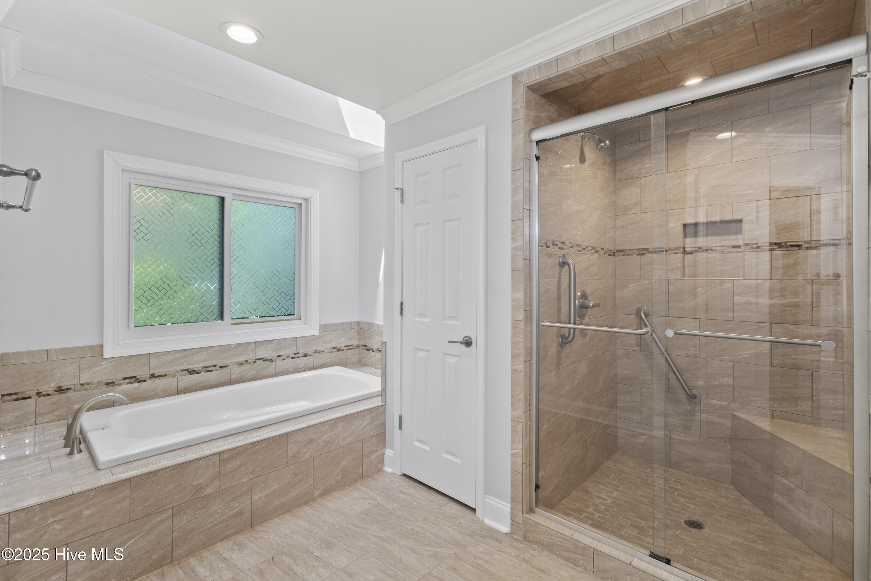 100556358 | Photo 49