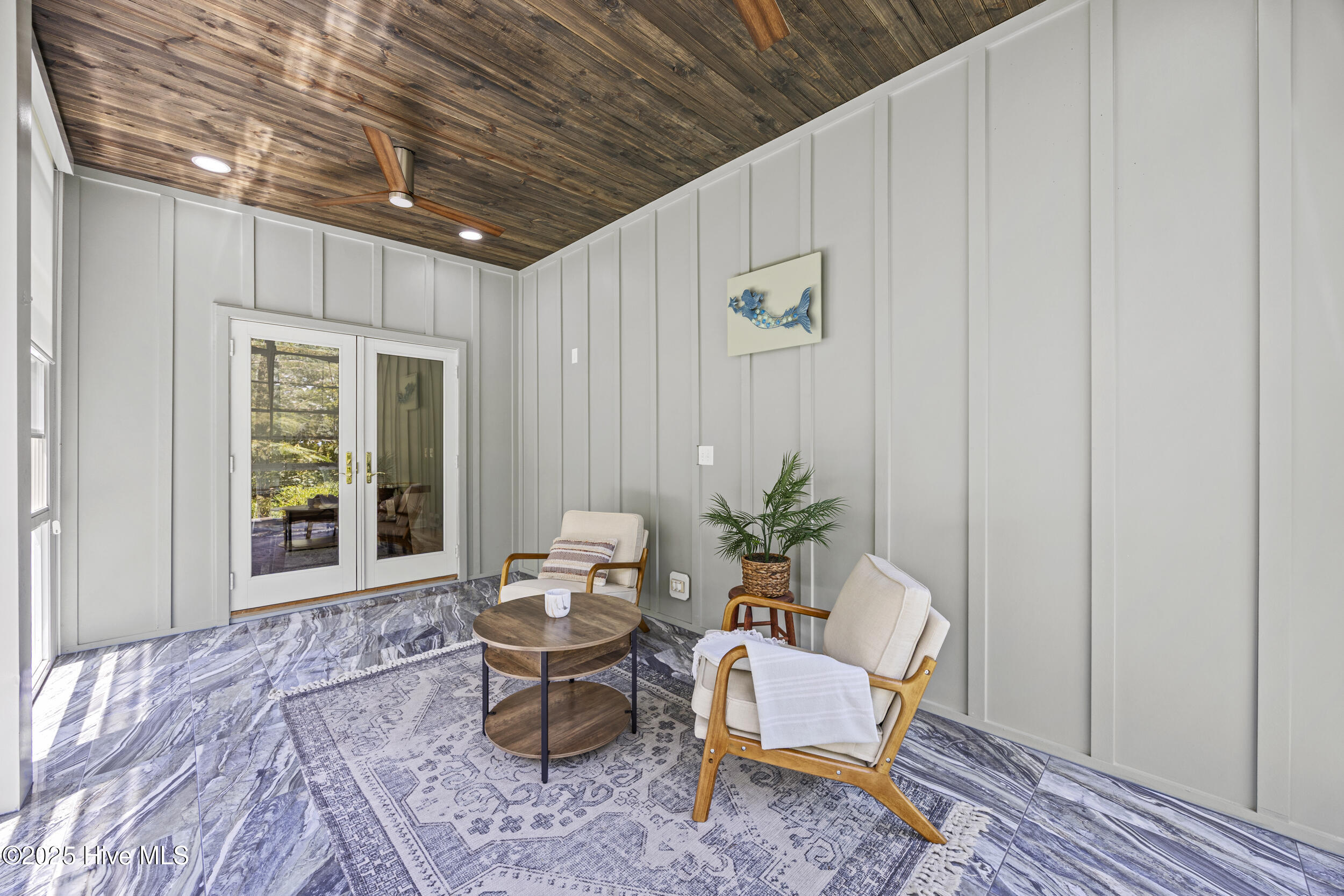 100519629 | Photo 24