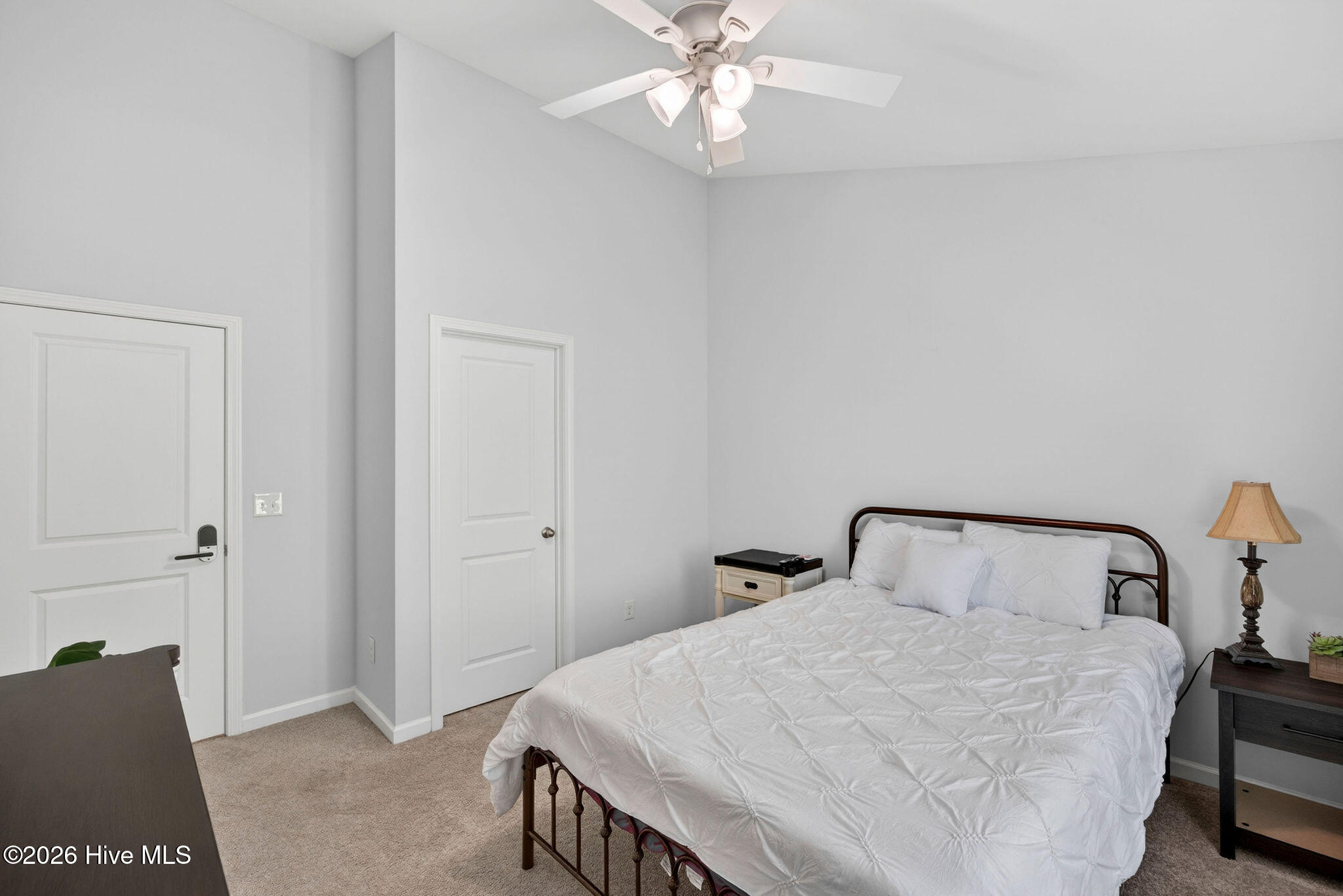 100570180 | Photo 32