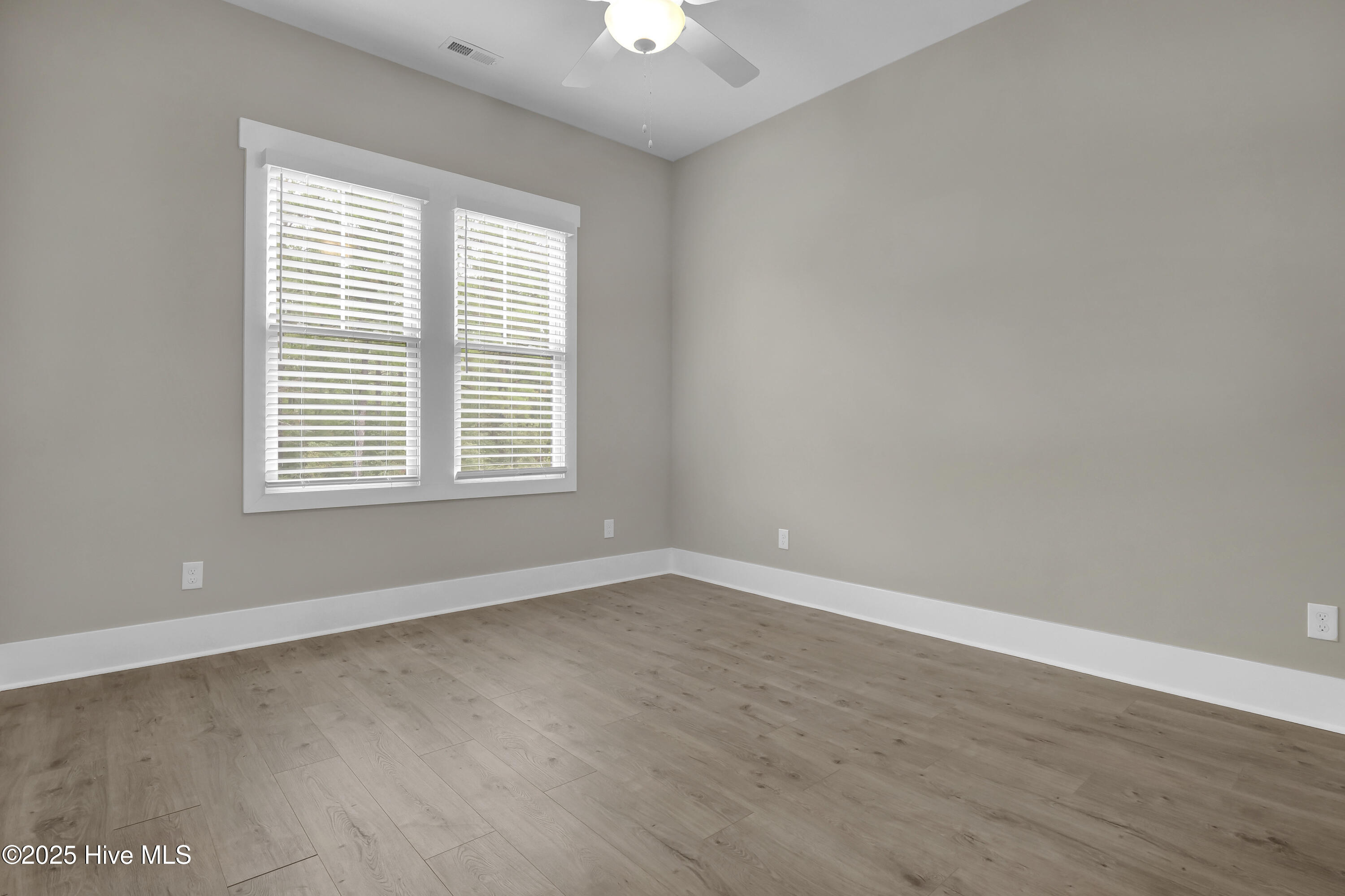 100531256 | Photo 21