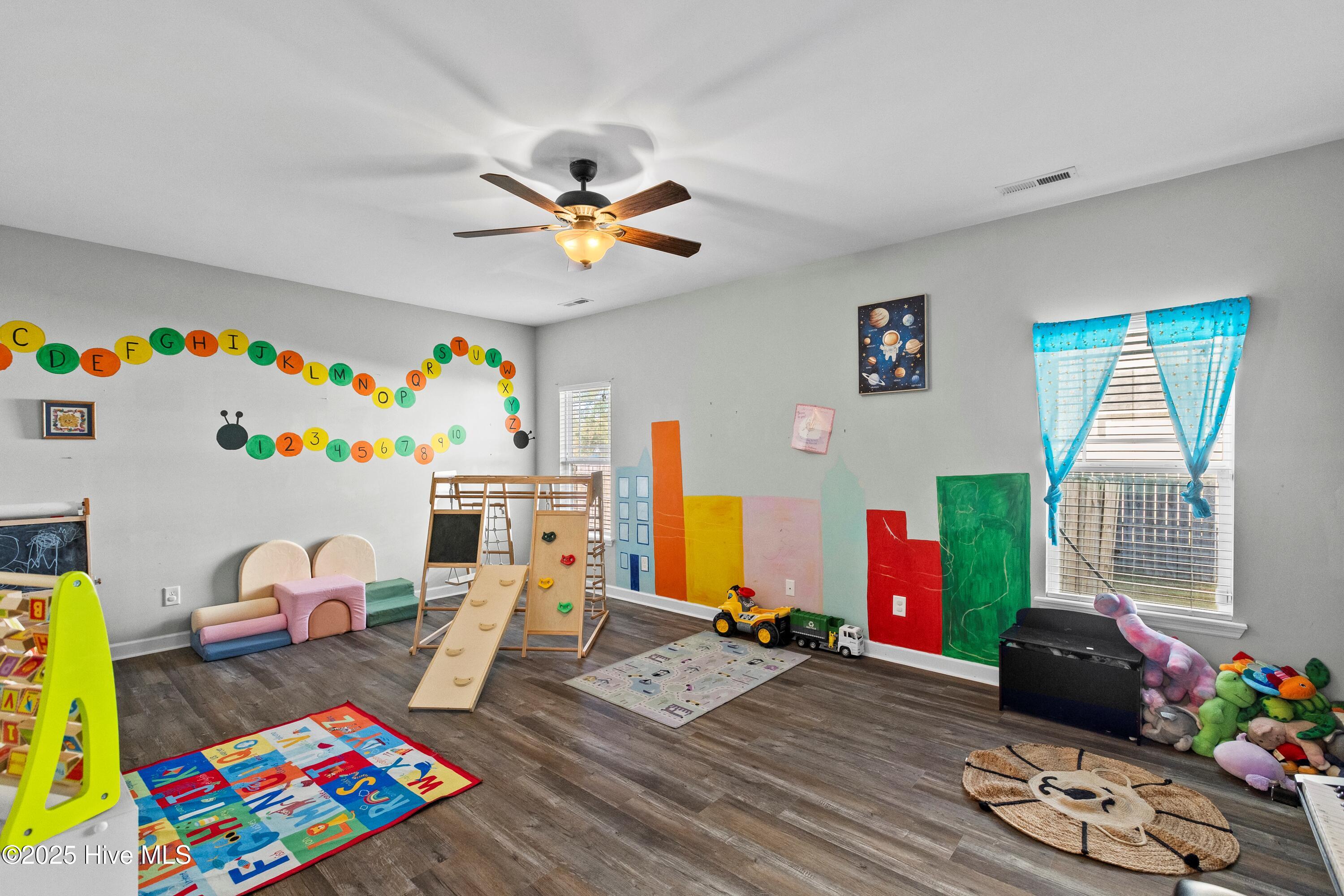 100545140 | Photo 16