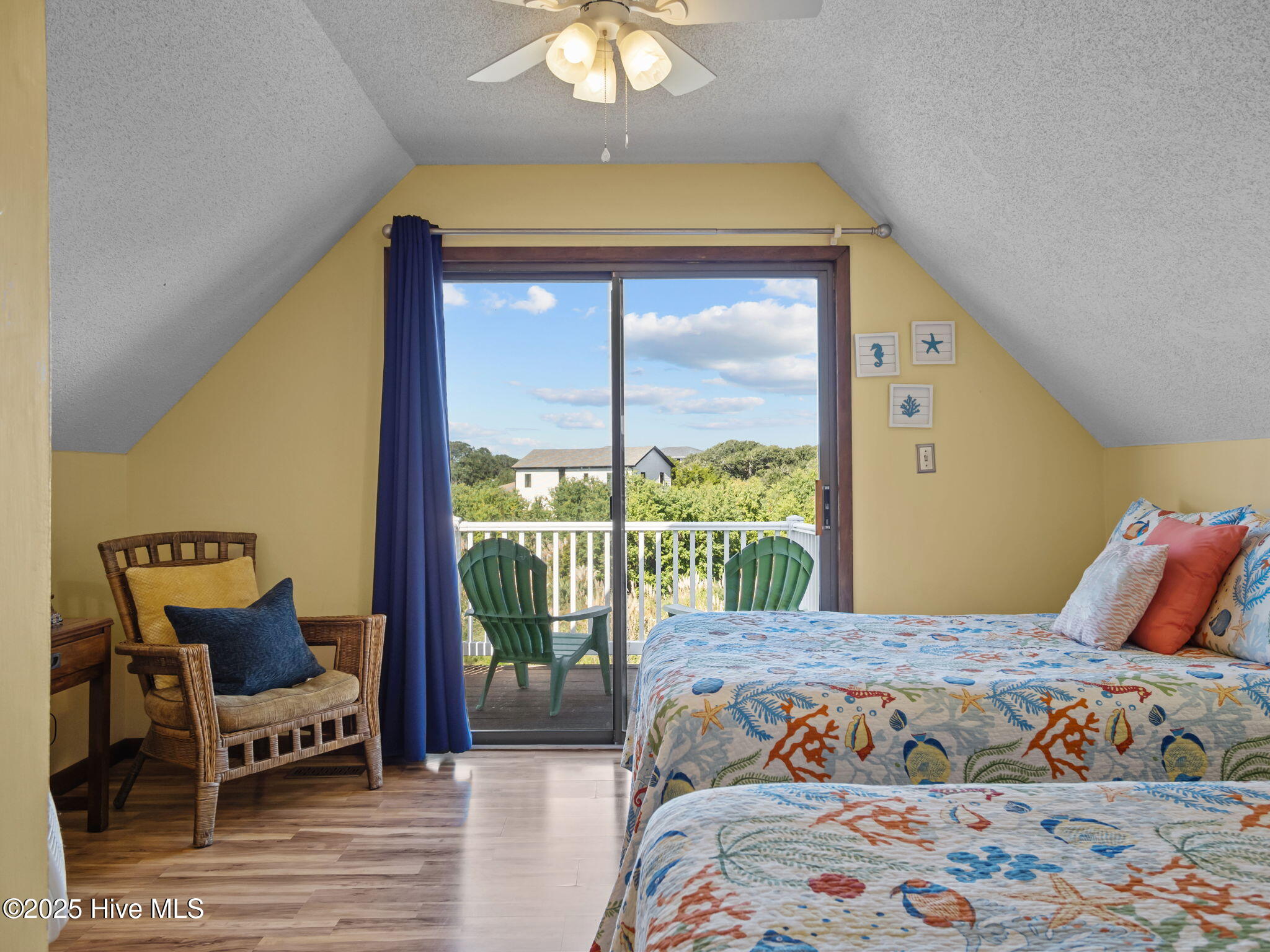 100537997 | Photo 21