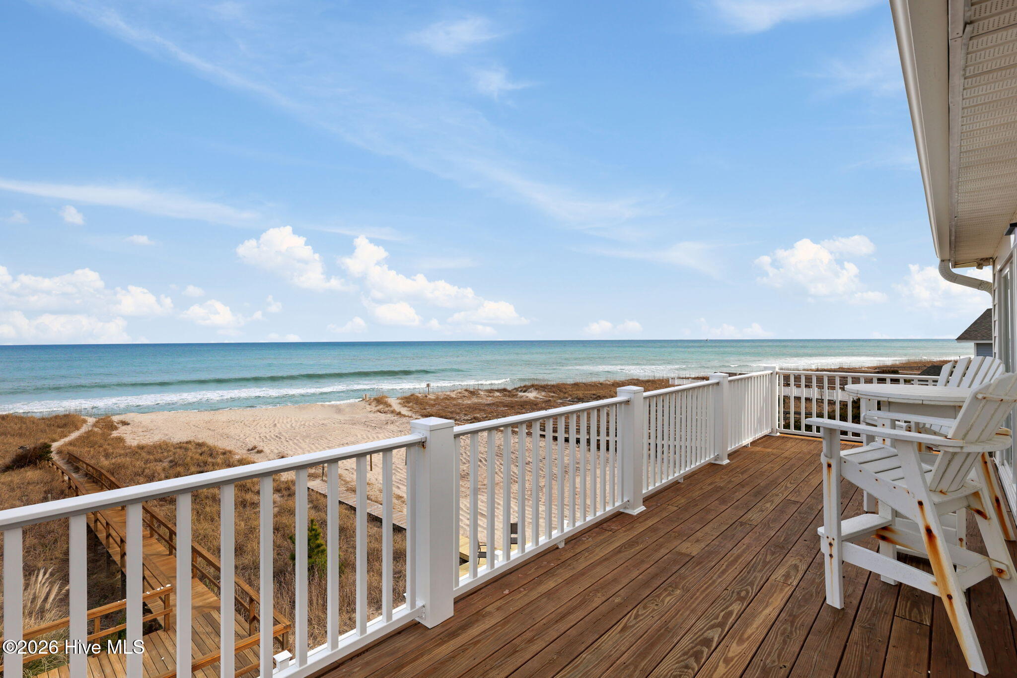 100556702 | Photo 11