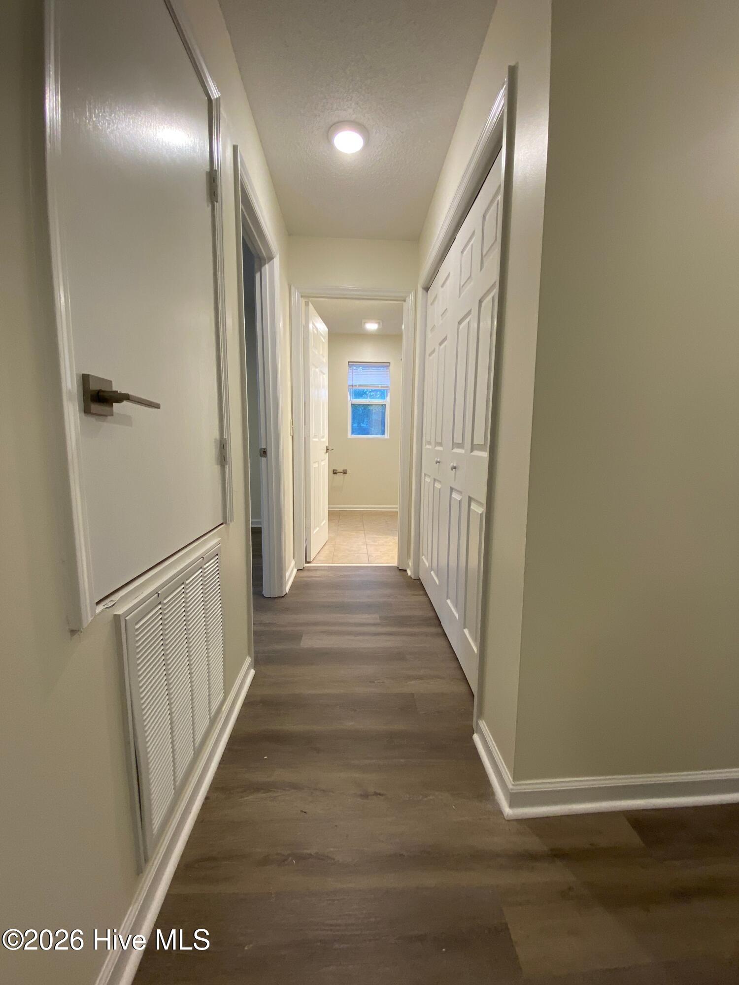 100553788 | Photo 12