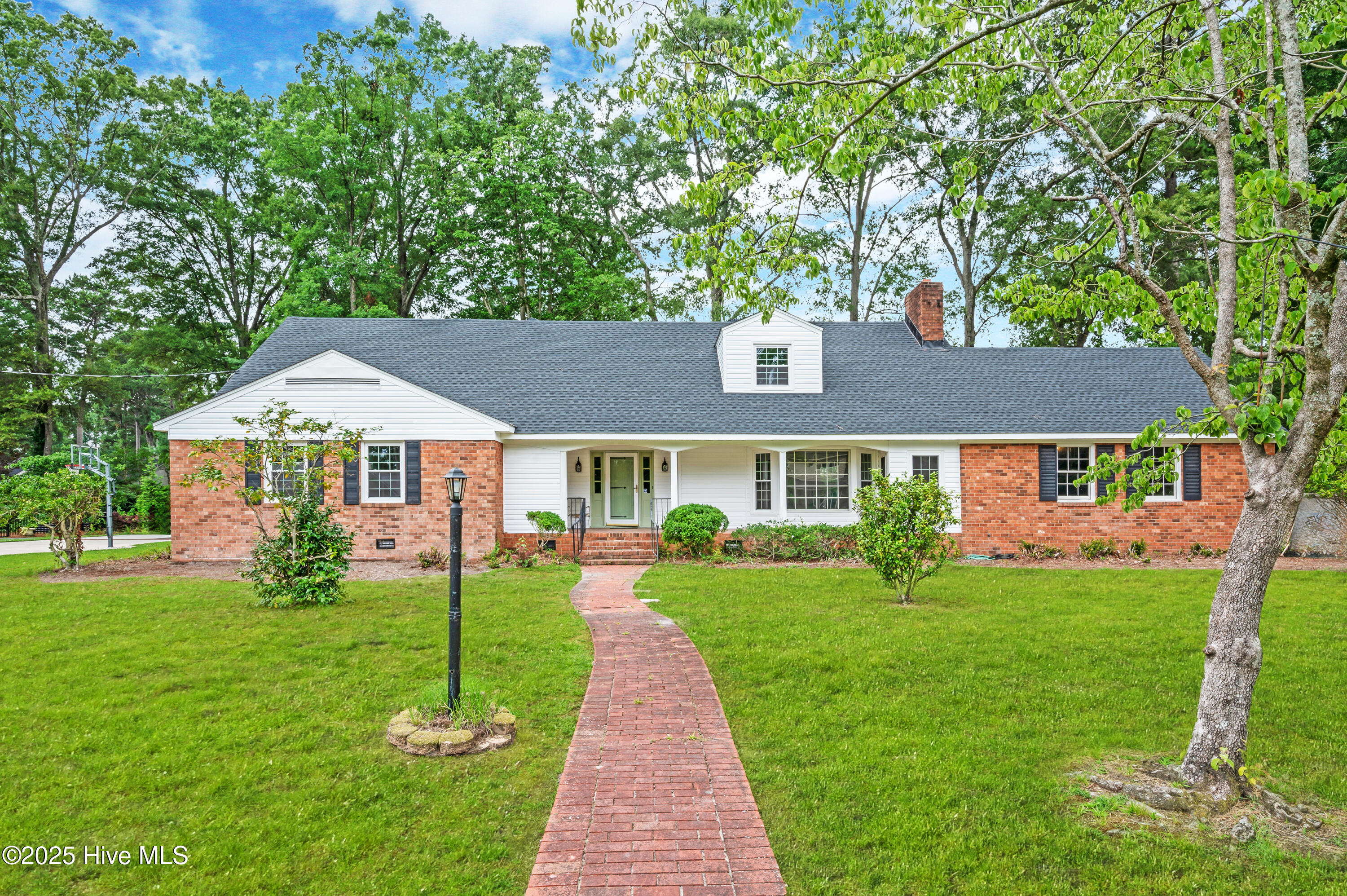 Homes for sale in Greenville, NC | 306 Granville Dr, Greenville, NC 27858 | MLS# 100469881