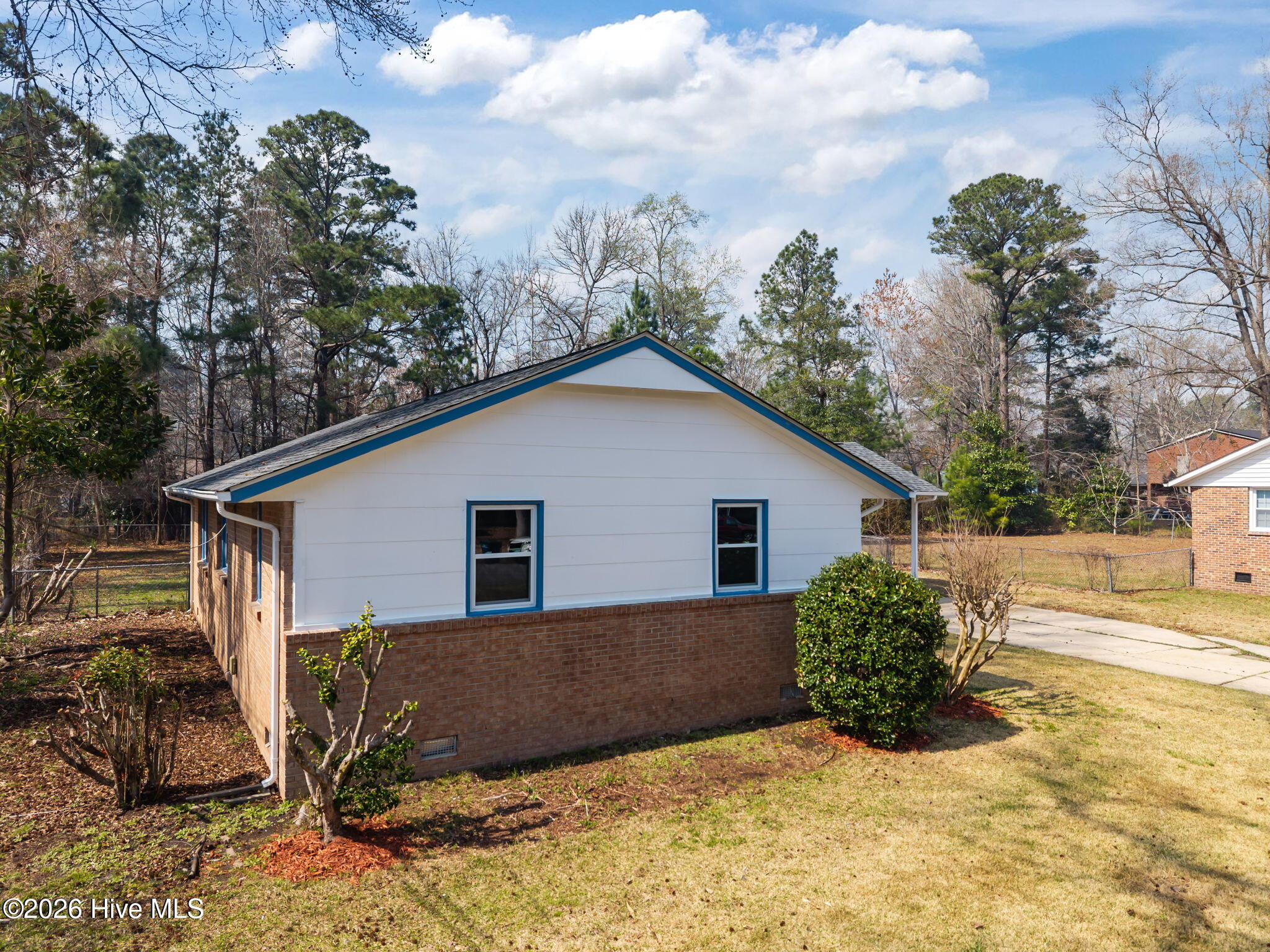 100557666 | Photo 36