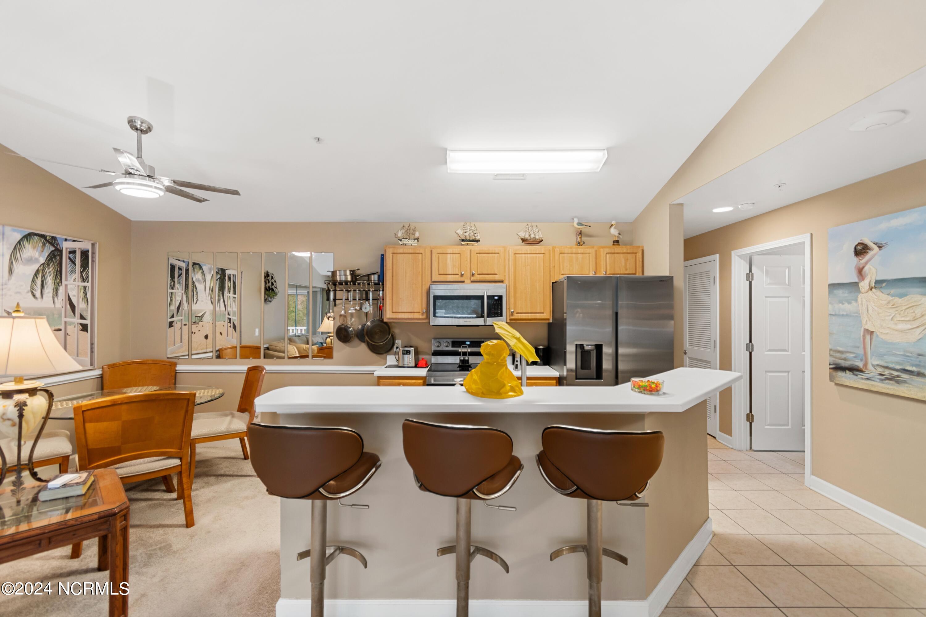 100580820 | Photo 11