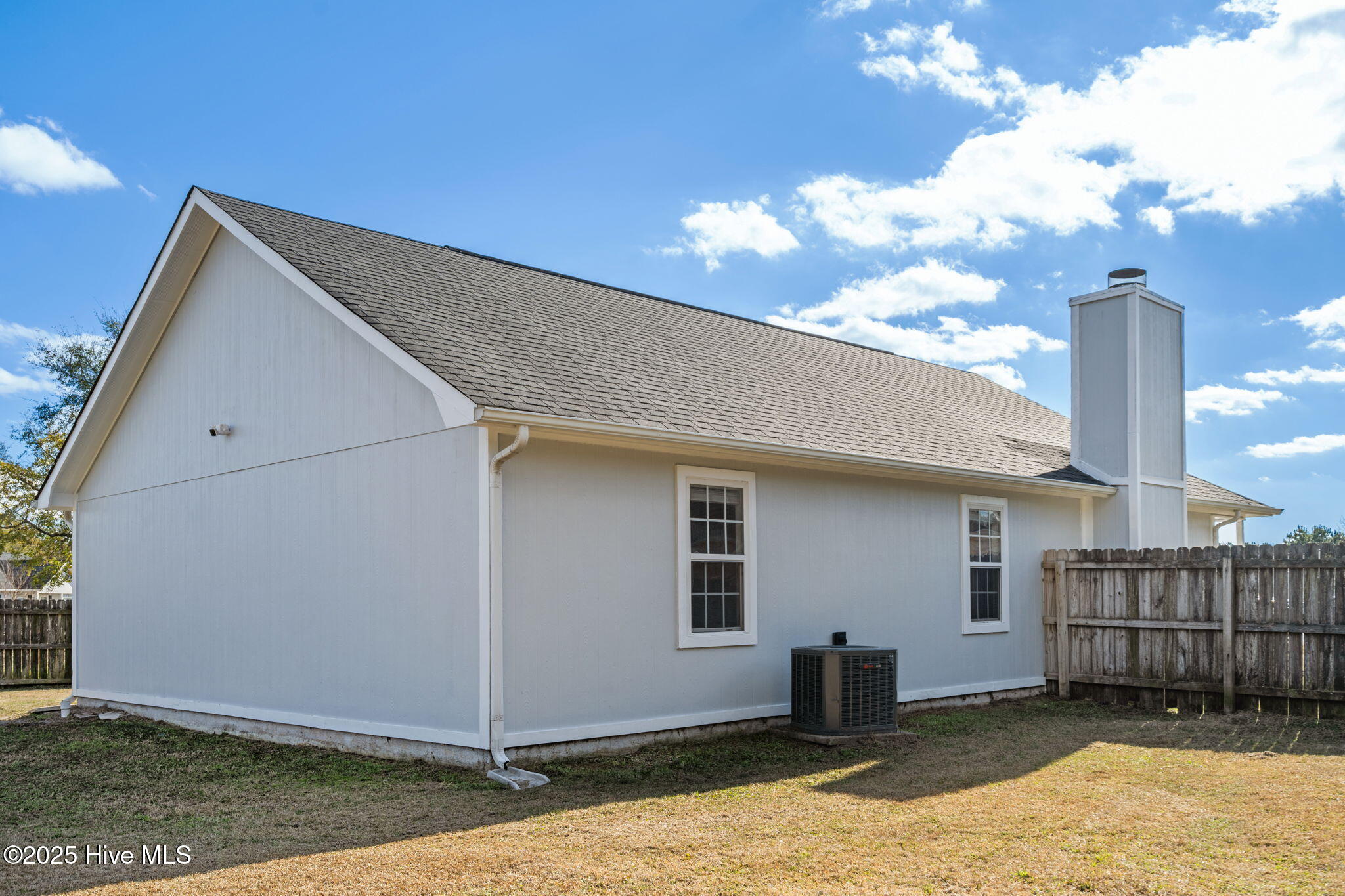 100545189 | Photo 52