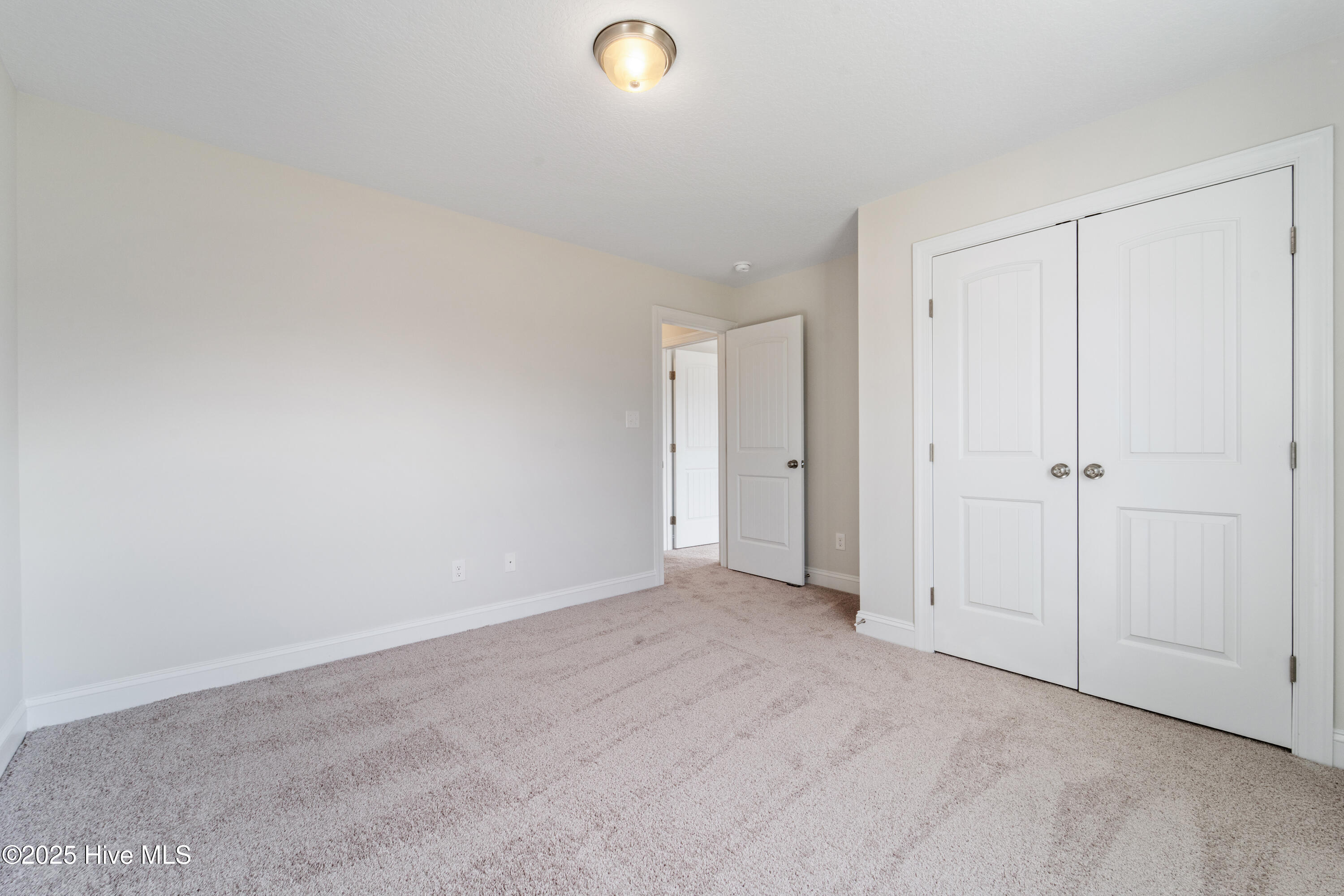 100493464 | Photo 32