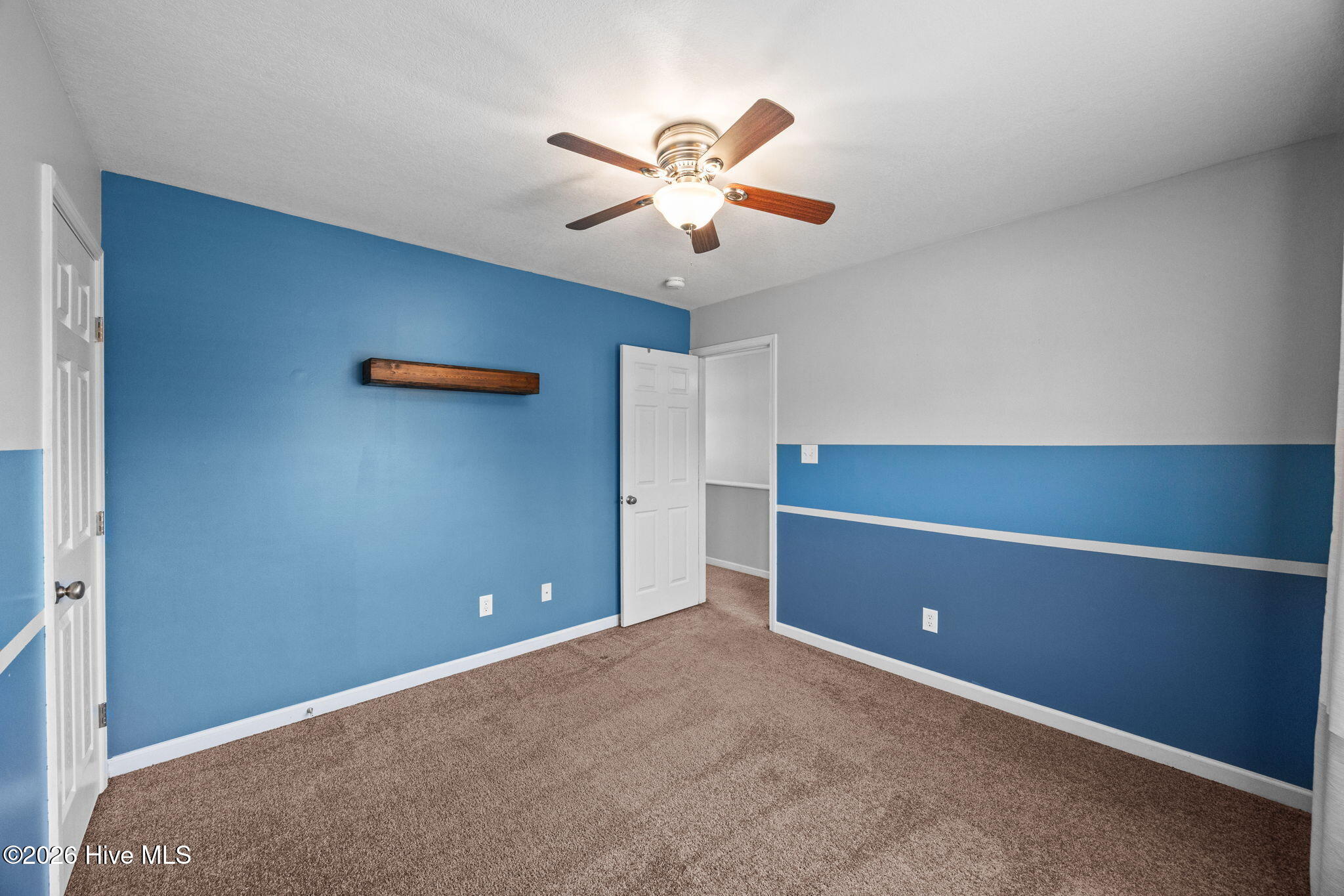 100558260 | Photo 34