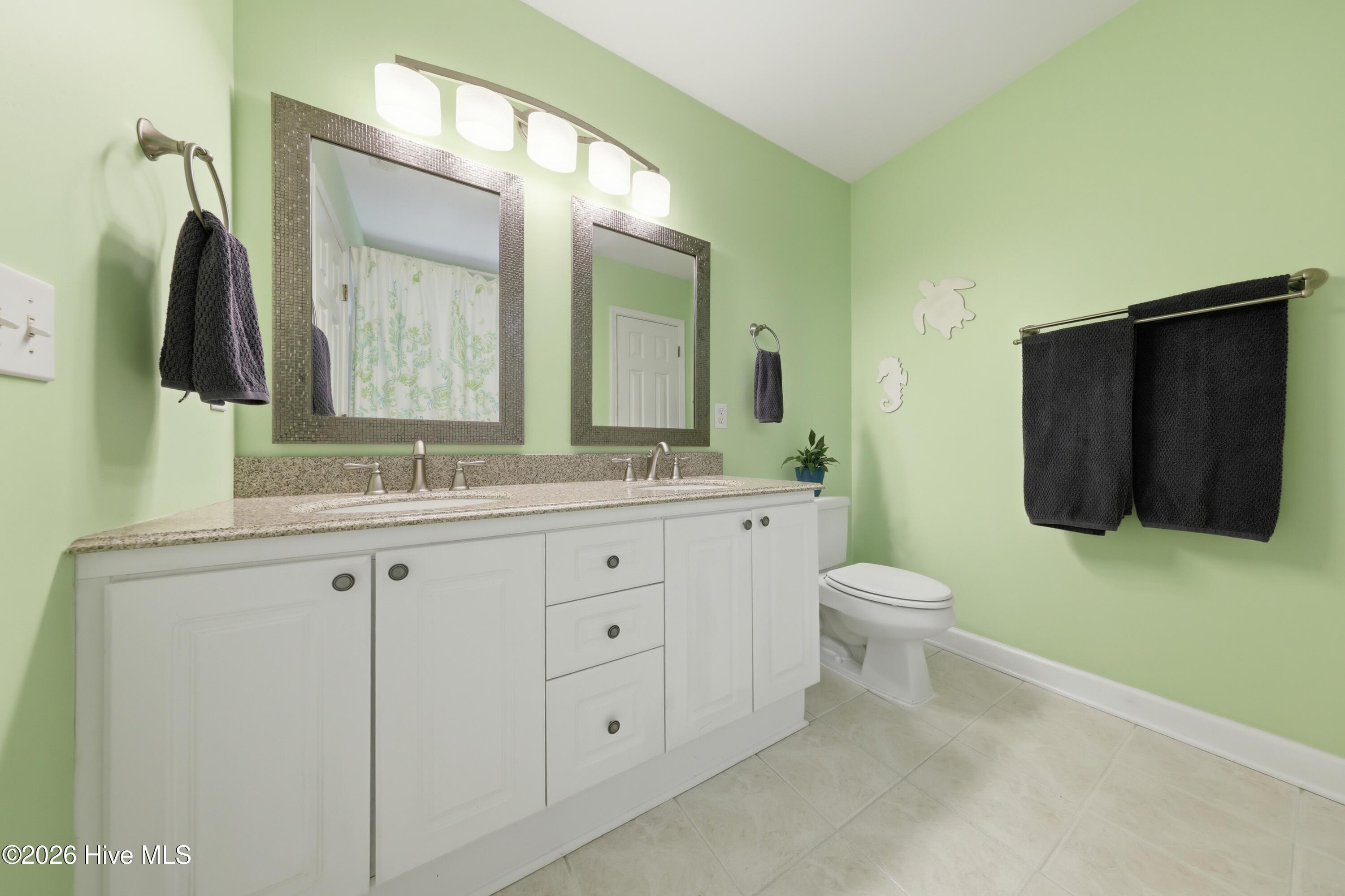 100568485 | Photo 27